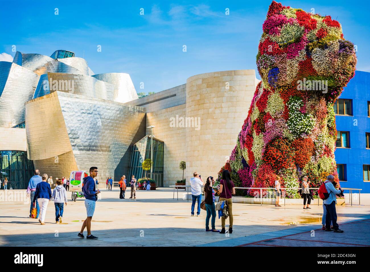 Welpe von Jeff Koons vor dem Guggenheim Museum. Bilbao, Biskaya, Baskenland, Spanien, Europa Stockfoto