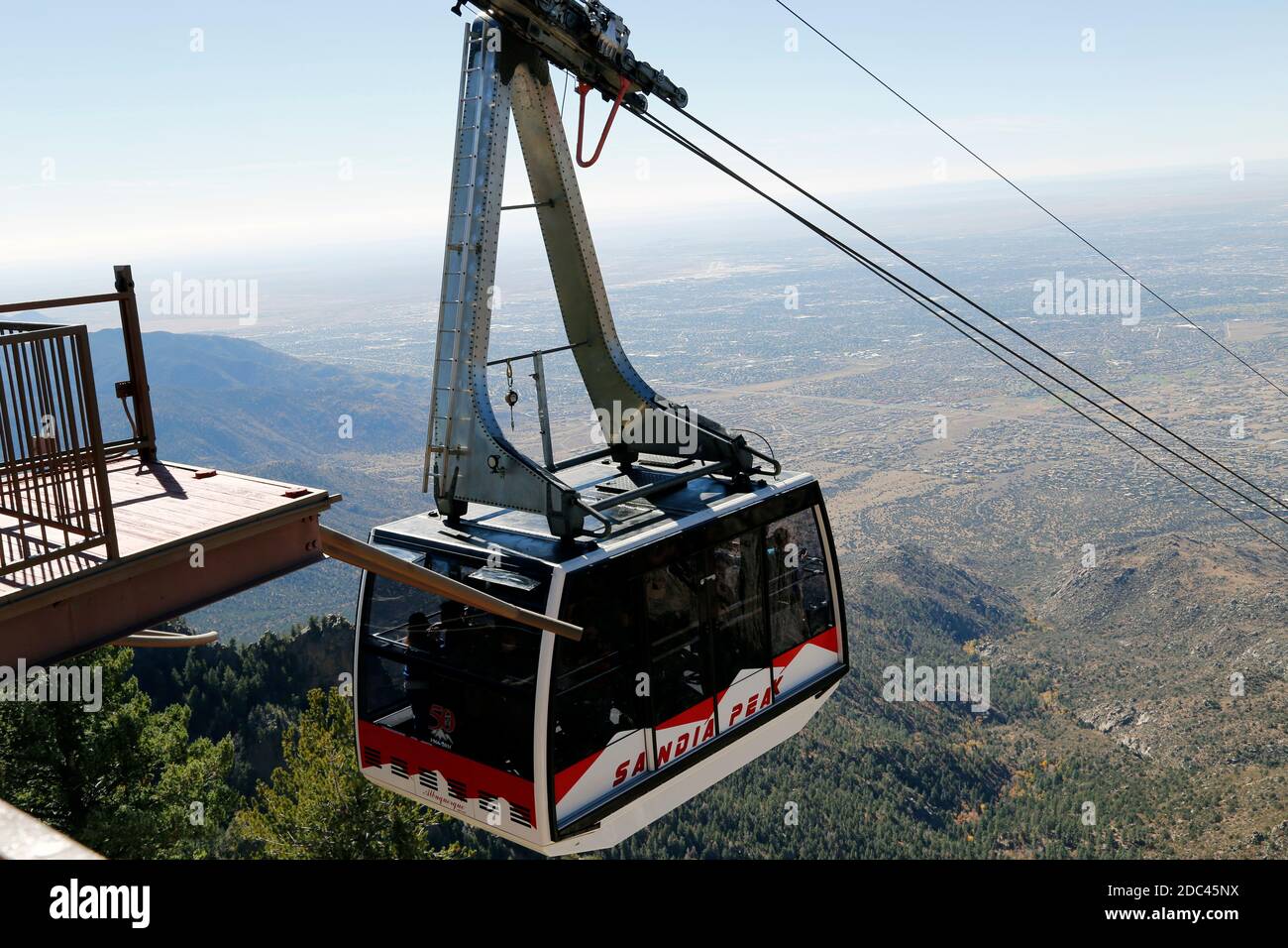 Fahrt mit der Seilbahn zum Sandia Peak im Cibola National Forest in Albuquerque, New Mexico am 26. September 2016. Stockfoto