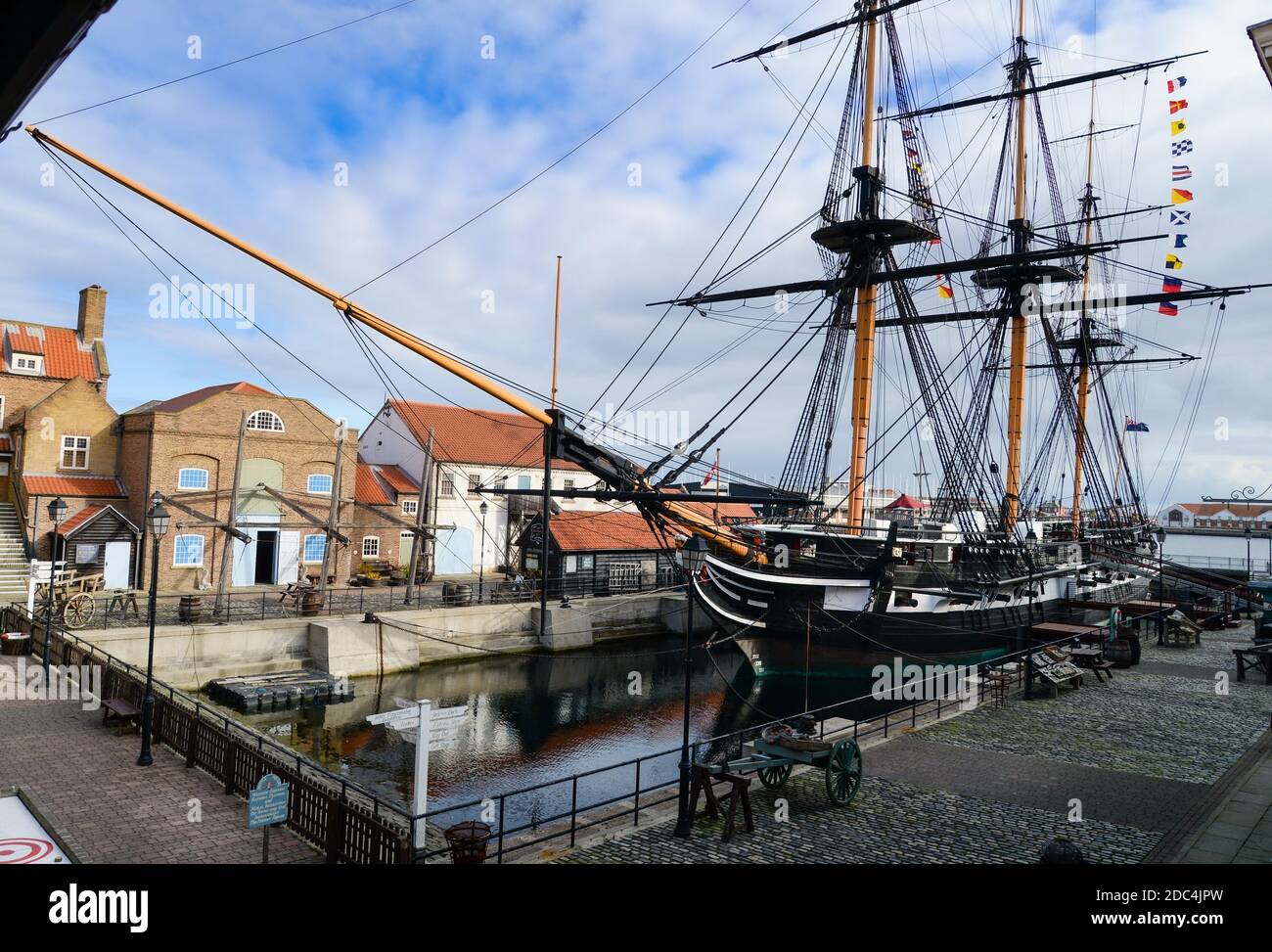 HMS Tricomalee eine Segelfrigate der Leda-Klasse, die im frühen 19. Jahrhundert in Indien für die Royal Navy gebaut wurde und am Hartlepool Historic Quay, Großbritannien, aufbewahrt wurde Stockfoto