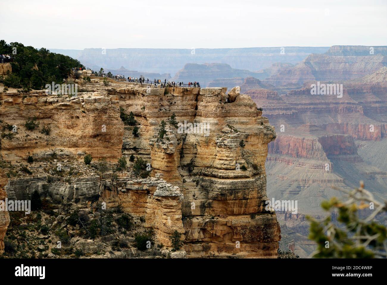 Touristenansicht des Grand Canyon National Park vom Südrand am 27. Oktober 2016. Stockfoto