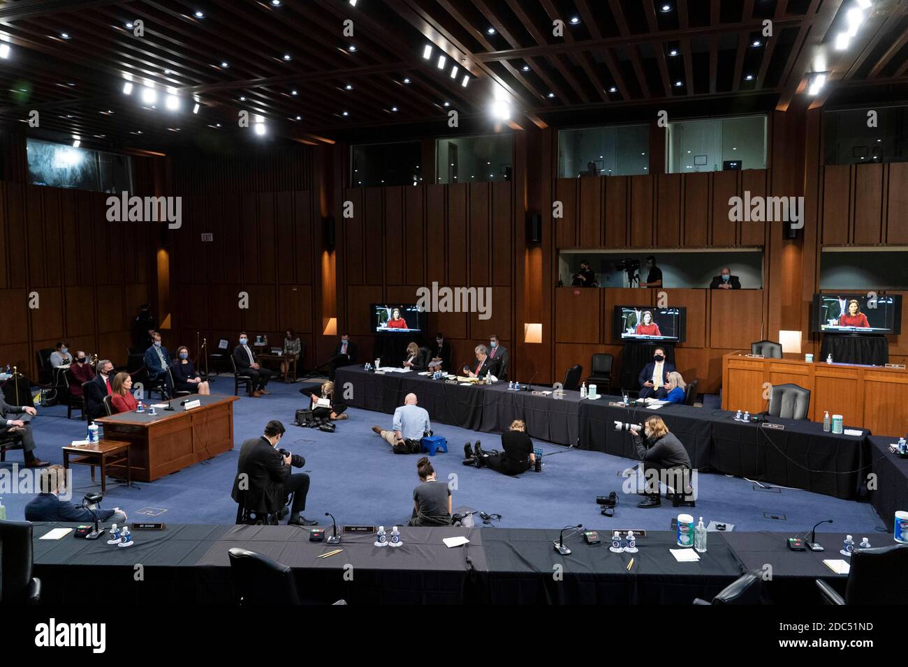 Richterin Amy Coney Barrett spricht während ihrer Bestätigungsverhandlung des Justizausschusses des Senats auf dem Capitol Hill am 12. Oktober 2020 in Washington, DC.Quelle: Alex Edelman/The Photo Access Stockfoto