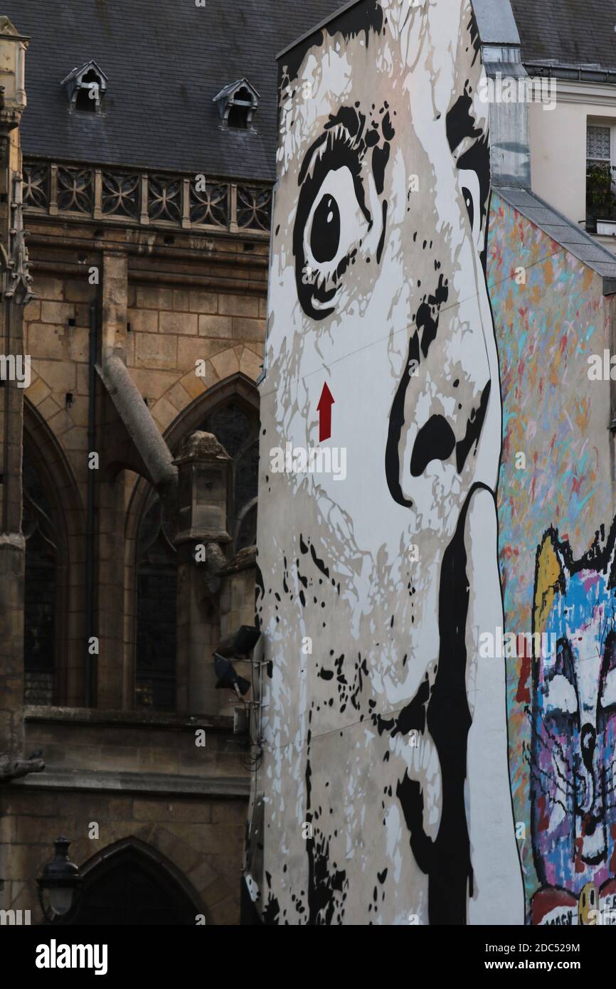 Paris, Frankreich - 12. September 2020 - Institut Balassi Hongrois Collegium Hungaricum Street photo, Covid19, coronavirus, Art, Street... Stockfoto