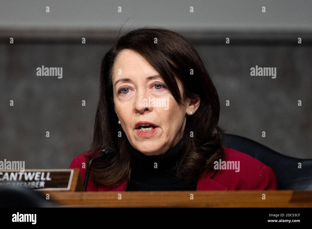 Die US-Senatorin Maria Cantwell (D-WA) spricht auf einer Sitzung des Senats für Handel, Wissenschaft und Transport. Stockfoto