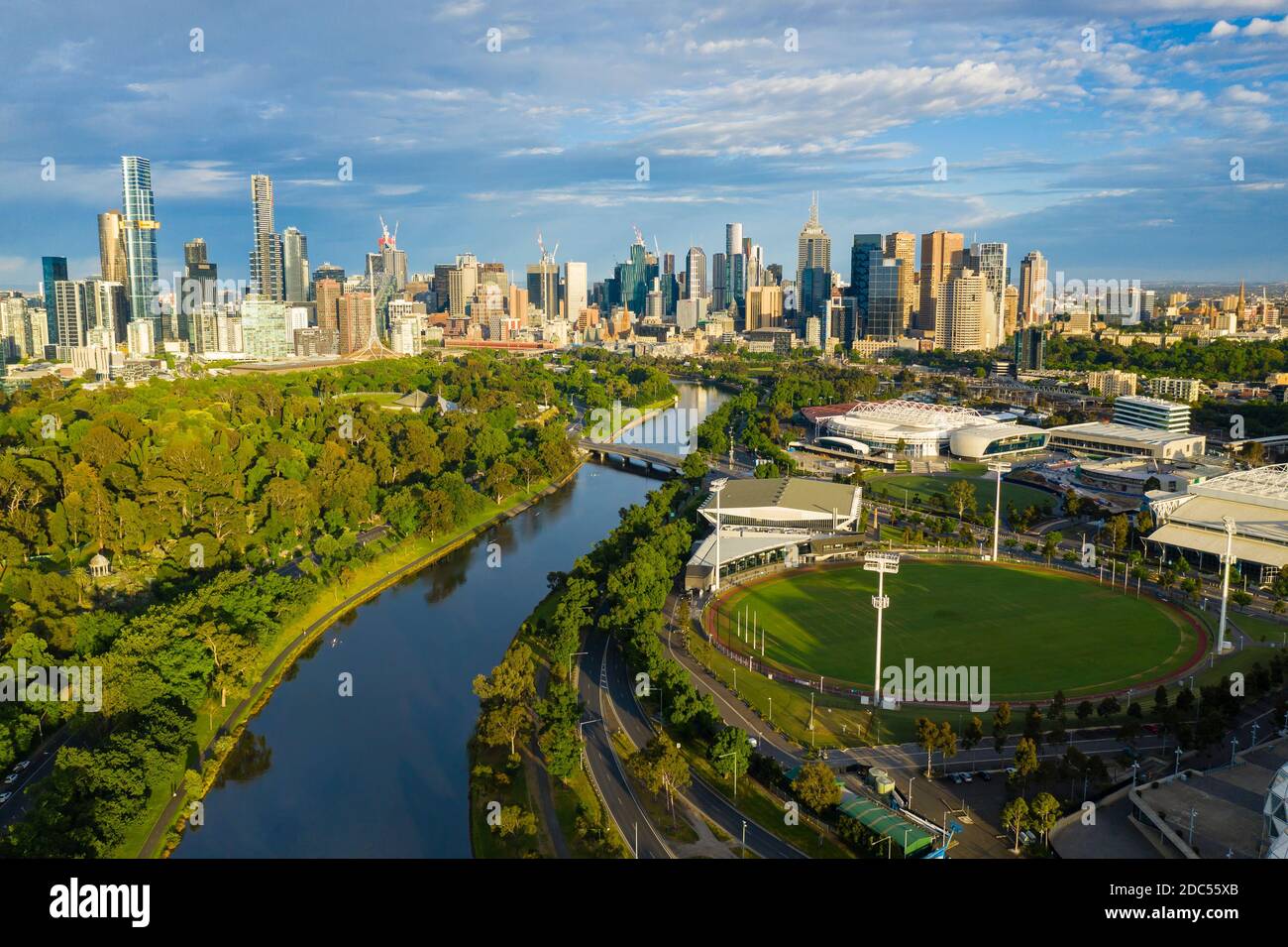 Luftbild von Melbourne bei Sonnenaufgang Stockfoto