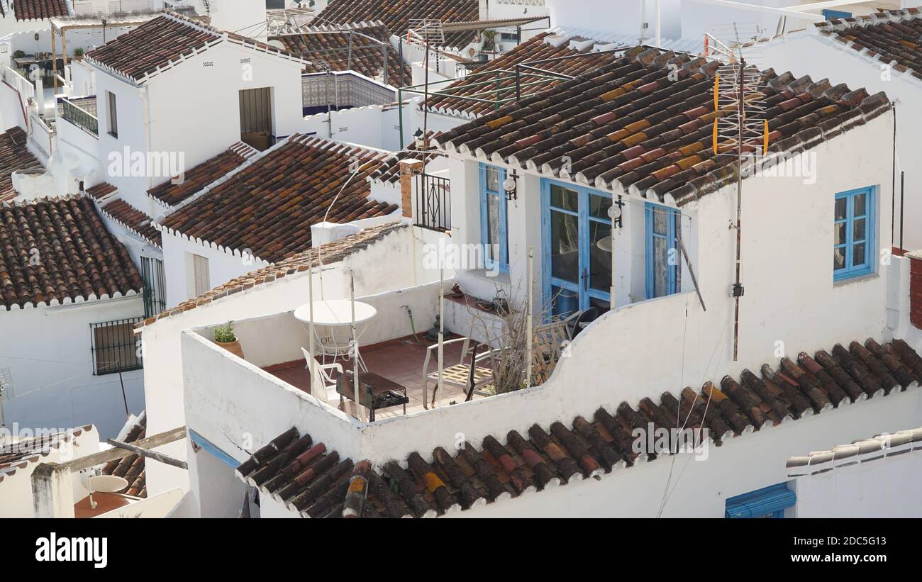 Nerja Dorfarchitektur mit weiß bemalten Häusern in Andalusien, Spanien. Stockfoto