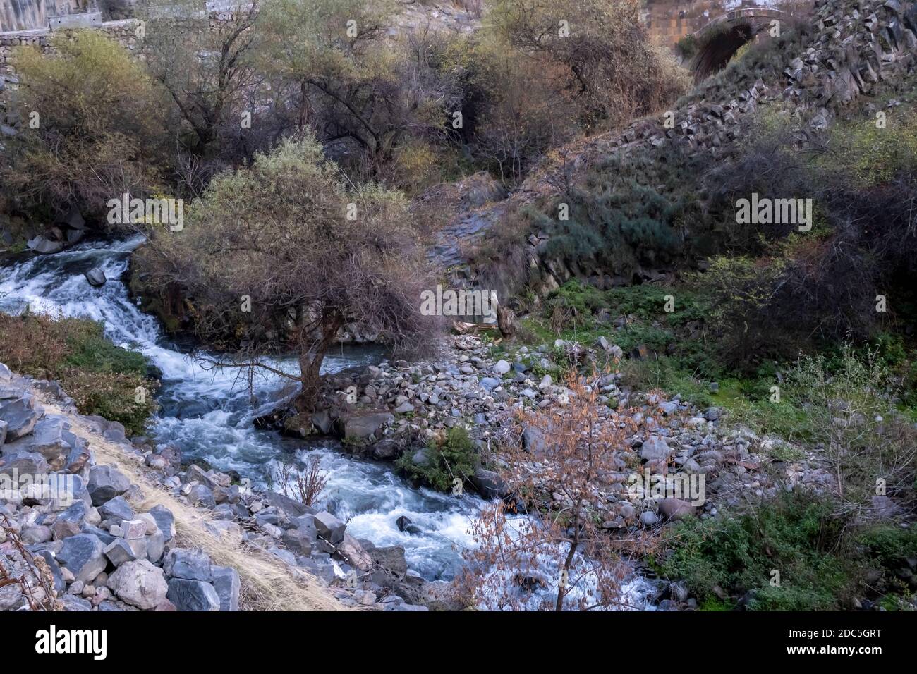 Der Fluss Azat fließt durch Garni in der Provinz Kotayk Von Armenien Stockfoto