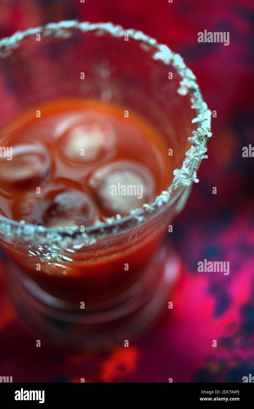 Bloody mary mit Rand aus Glas gewürzt Stockfoto