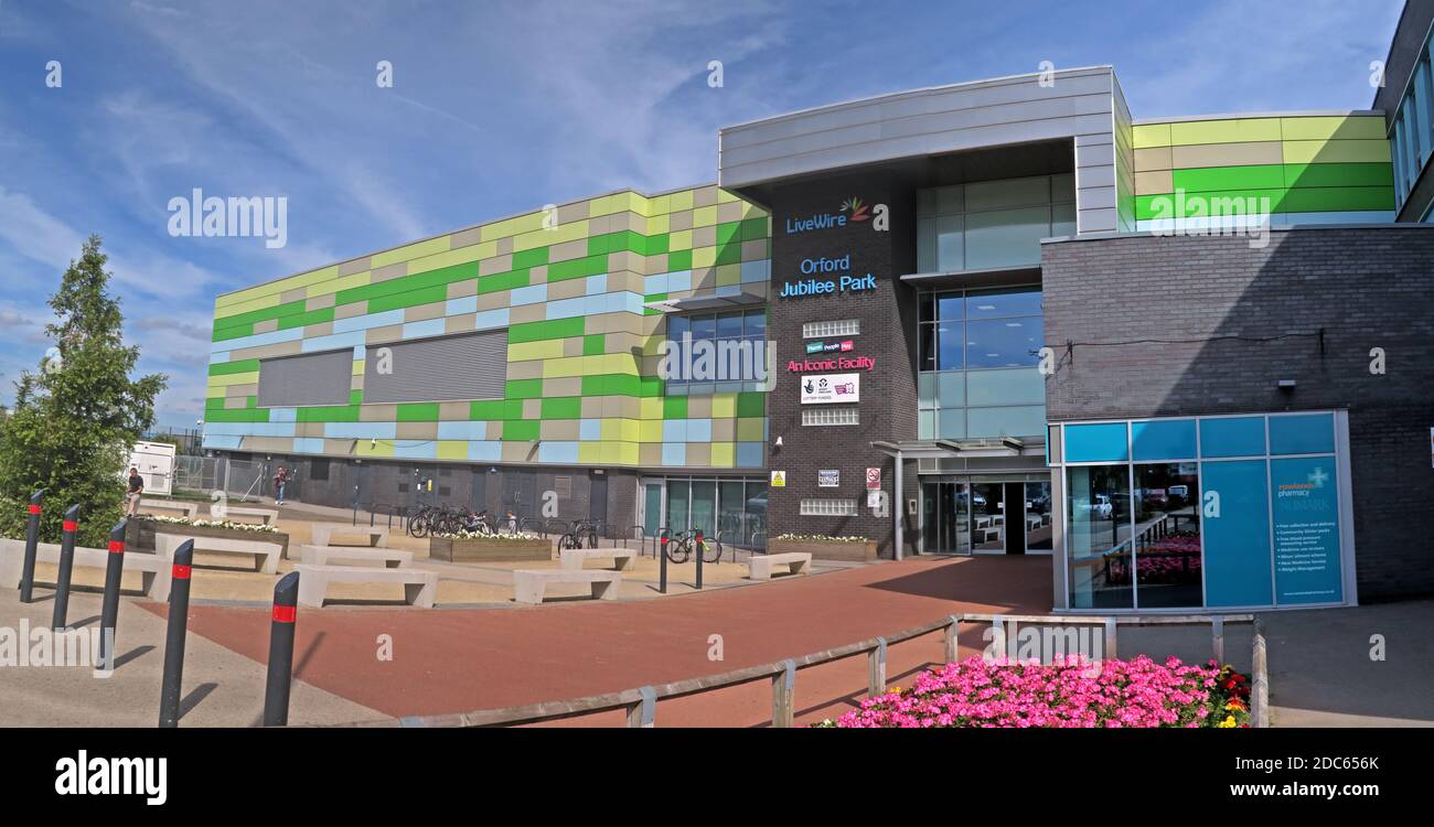 Orford Jubilee Park Hub Warrington, Livewire, Swimmingpool, Fitnessraum, Bewegung,£30 m Orford Park Complex Stockfoto