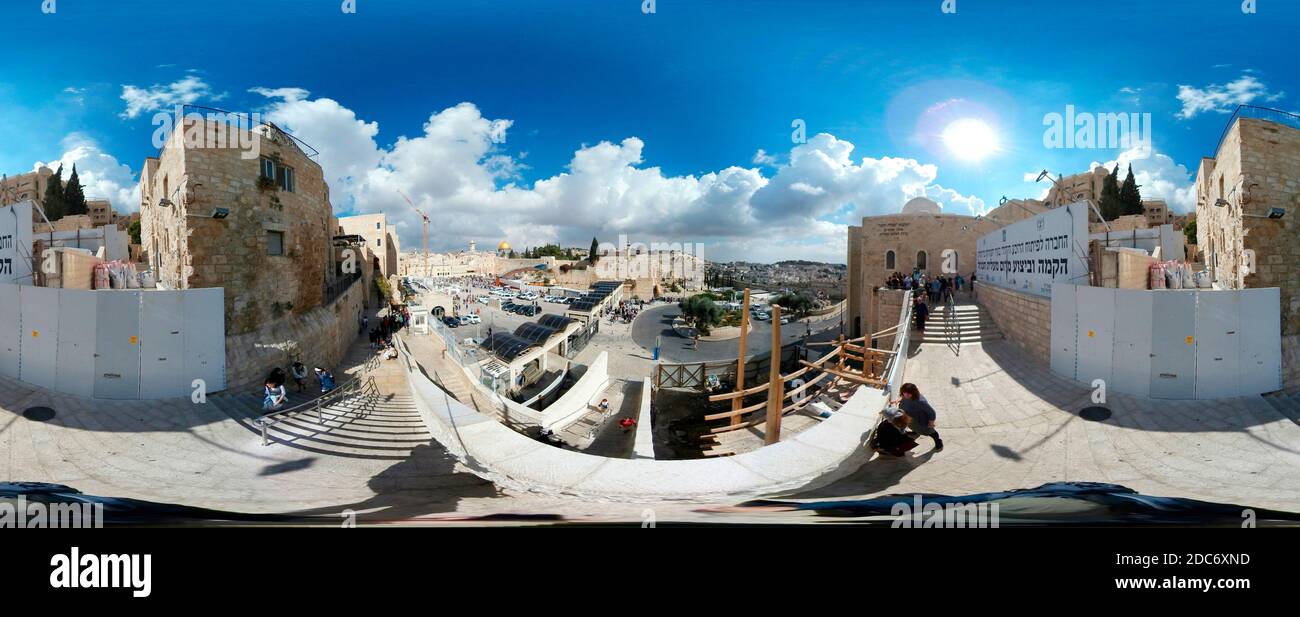 400 x 180 Grad-Panorama: Skyline von Jerusalem mit dem Felsendom und der al Aqsa Moschee, Altstadt, Jerusalem, Israel (nur für redaktionelle Verwendu Stockfoto