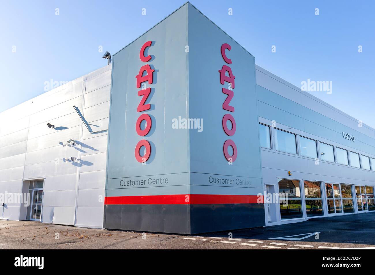 Cazoo Gebrauchtwagen Autohaus Kundenzentrum in Southampton, Hampshire, Großbritannien Stockfoto