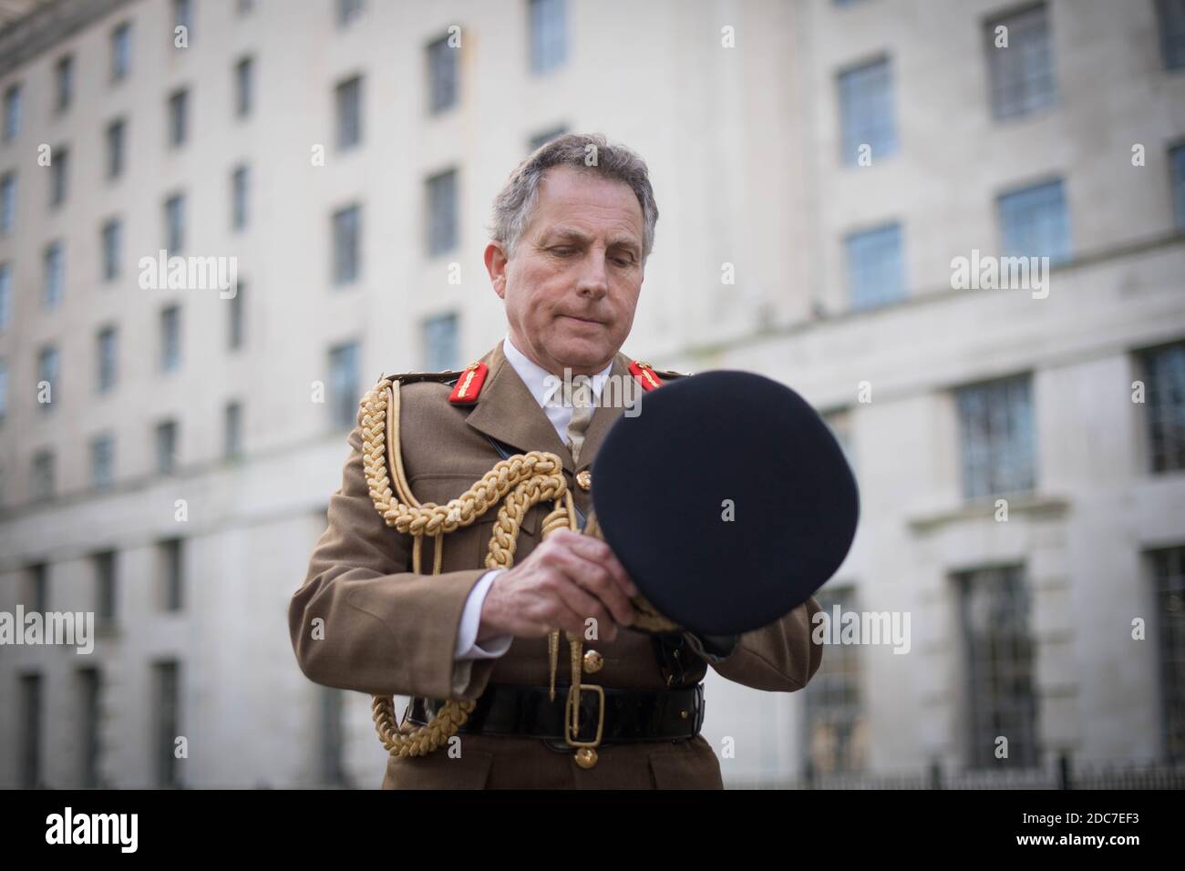 General Sir Nick Carter, Chef des Verteidigungsstabs vor dem MOD-Hauptquartier in Westminster, London, nach der Veröffentlichung der Überprüfung der Verteidigungsausgaben. Stockfoto