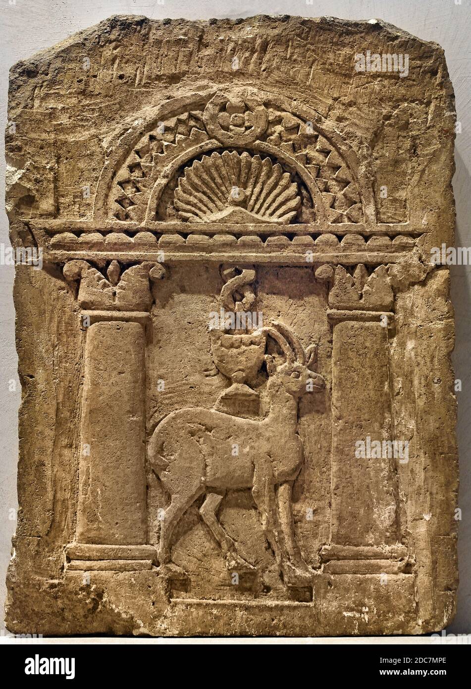 Stele der Ärztin TSA 7. - 8. Jahrhundert Ägypten, ägyptisch (koptische Kunst ist die christliche Kunst des byzantinisch-griechisch-römischen Ägypten und der koptischen christlichen Kirchen.) Stockfoto