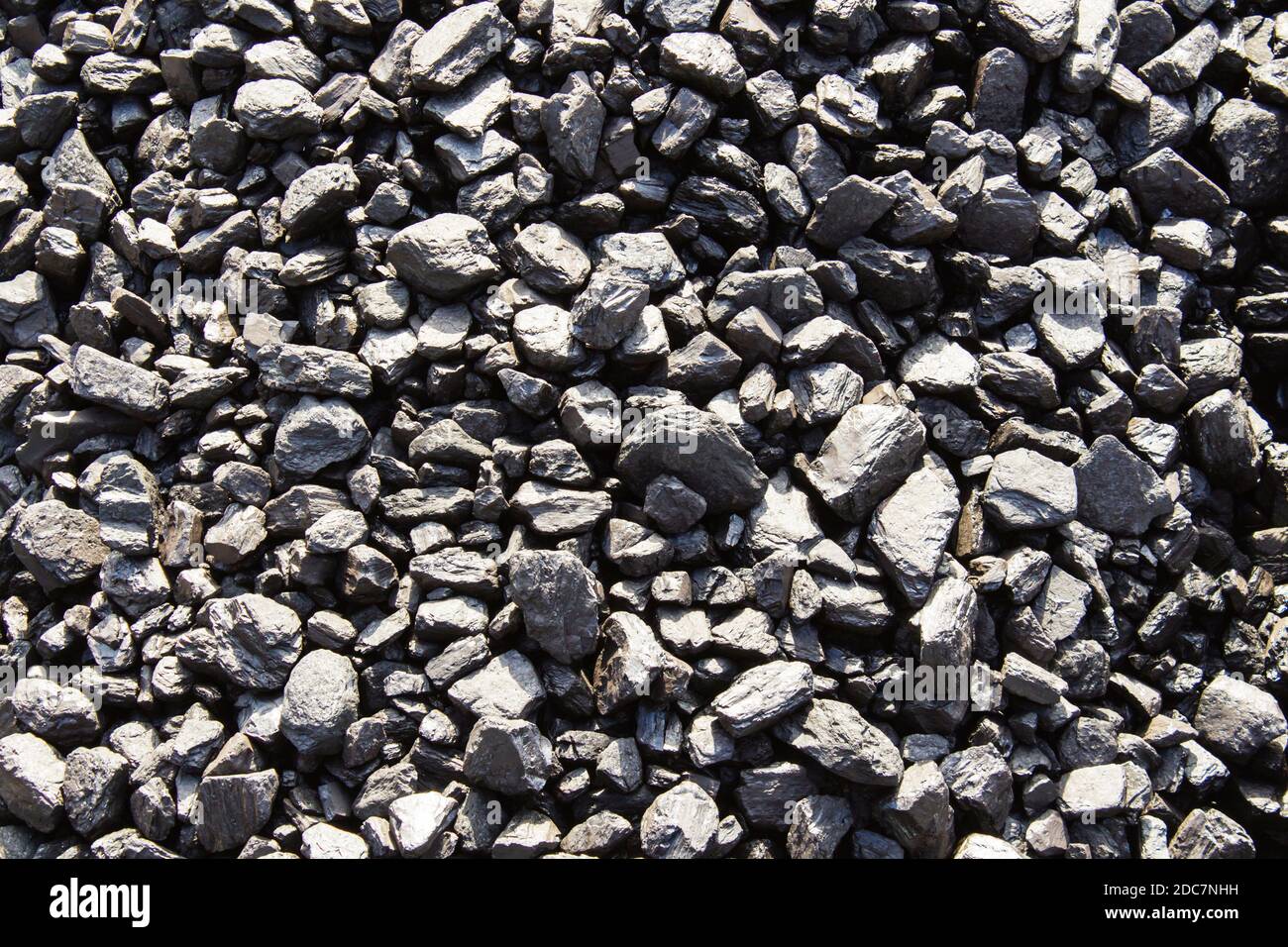 Kohle Mineral schwarz Würfel Stein Hintergrund. Strukturiert Stockfoto