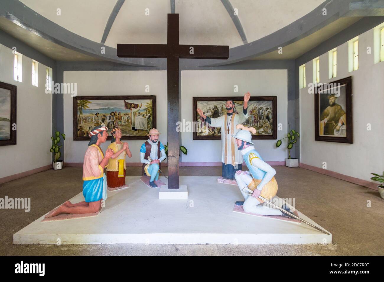 Limasawa-Schrein auf der Insel Limasawa im Süden von Leyte, Philippinen, wo die erste Messe von Magellan und seinen Gefährten abgehalten wurde. Stockfoto