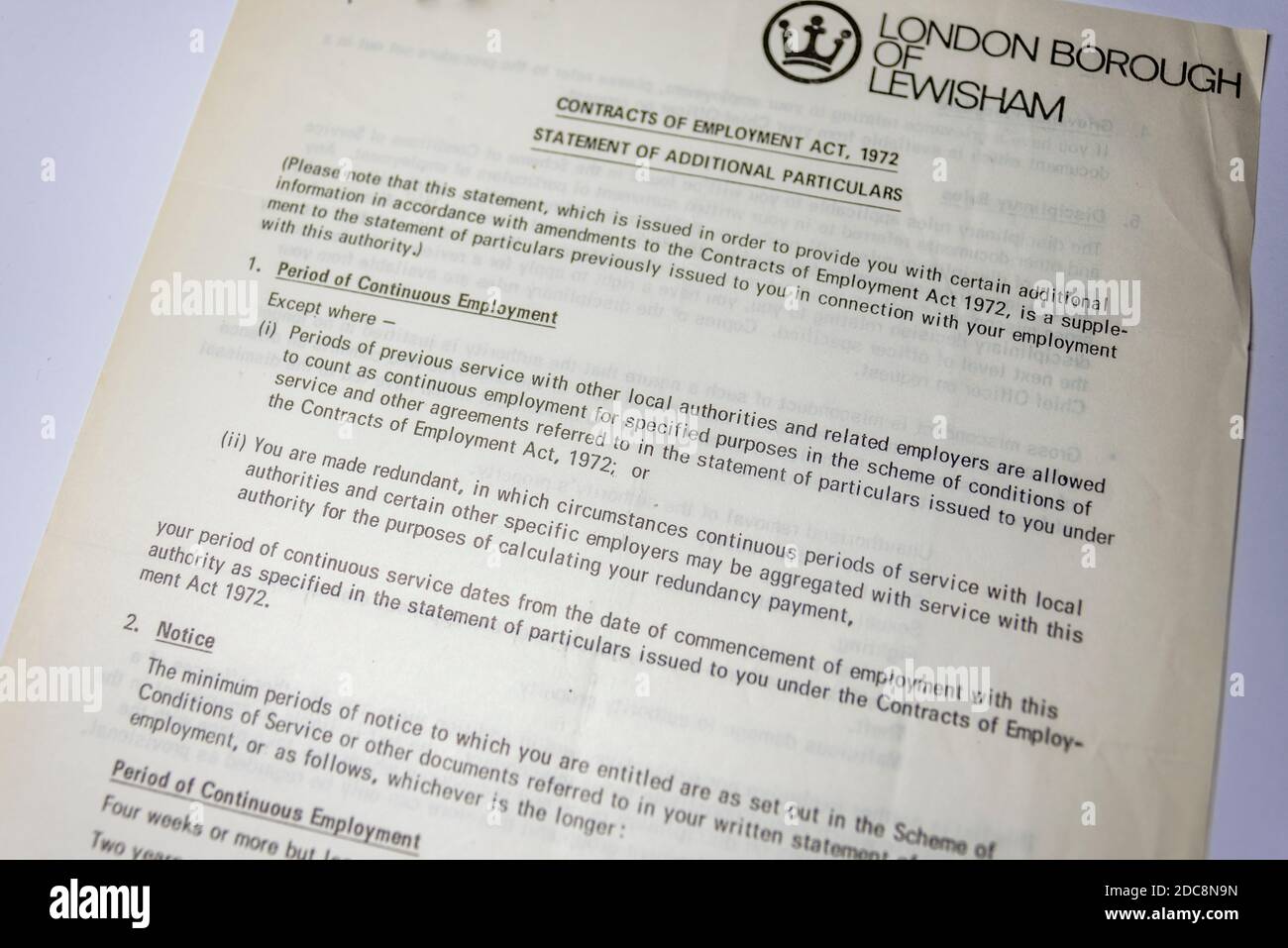 Vintage-Papiere. London Borough of Lewisham, Contracts of Employment Act 1972, zusätzliche Angaben. 70er Jahre. Rat Stockfoto