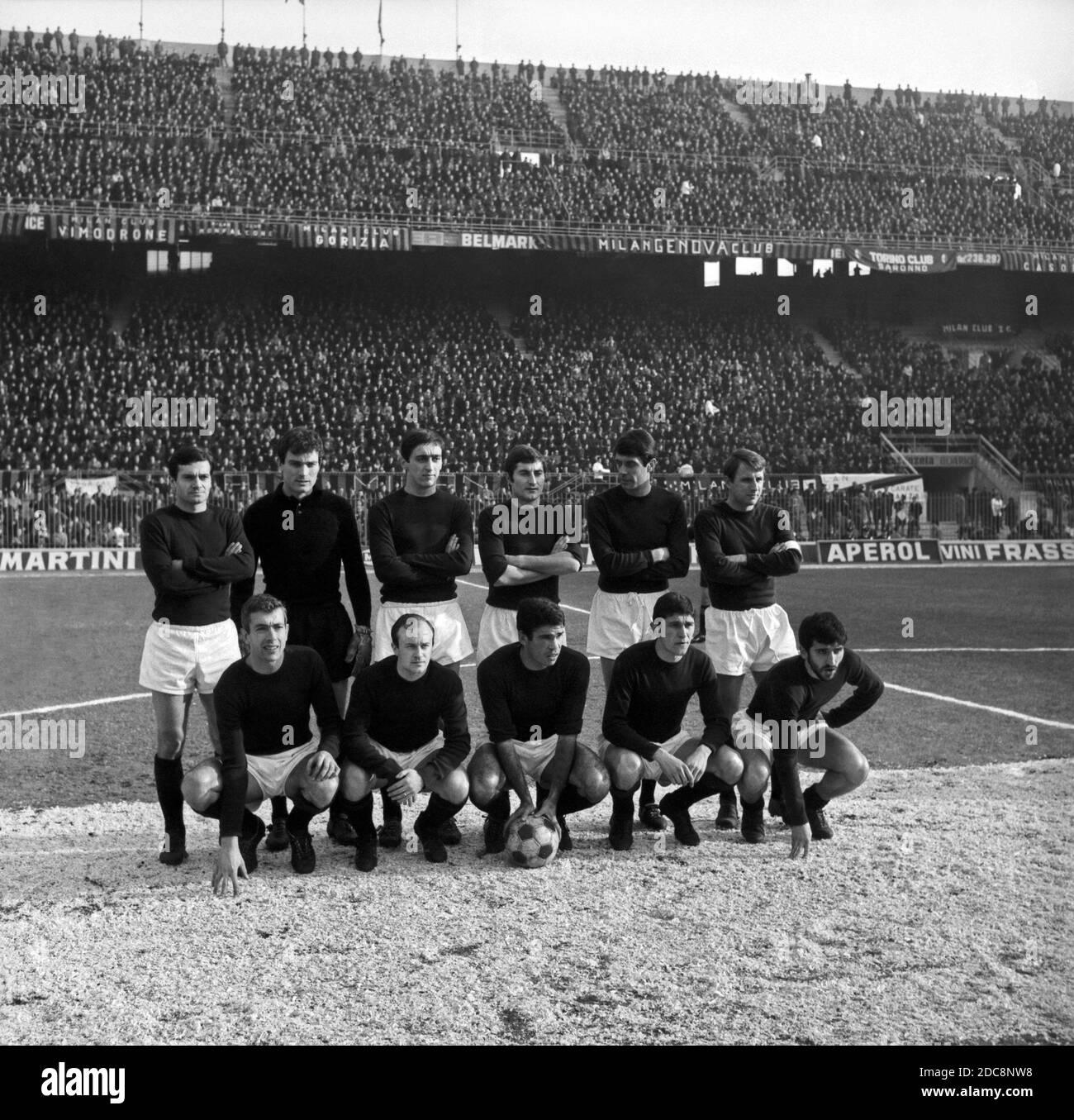 Allenatore italiano prima della partita Fotos und Bildmaterial in