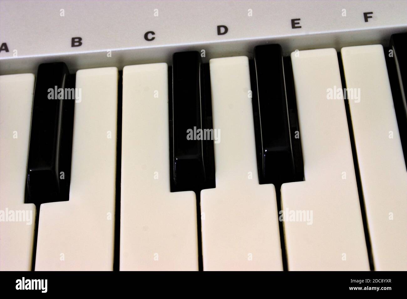 Nahaufnahme der MIDI-Tastatur Stockfoto