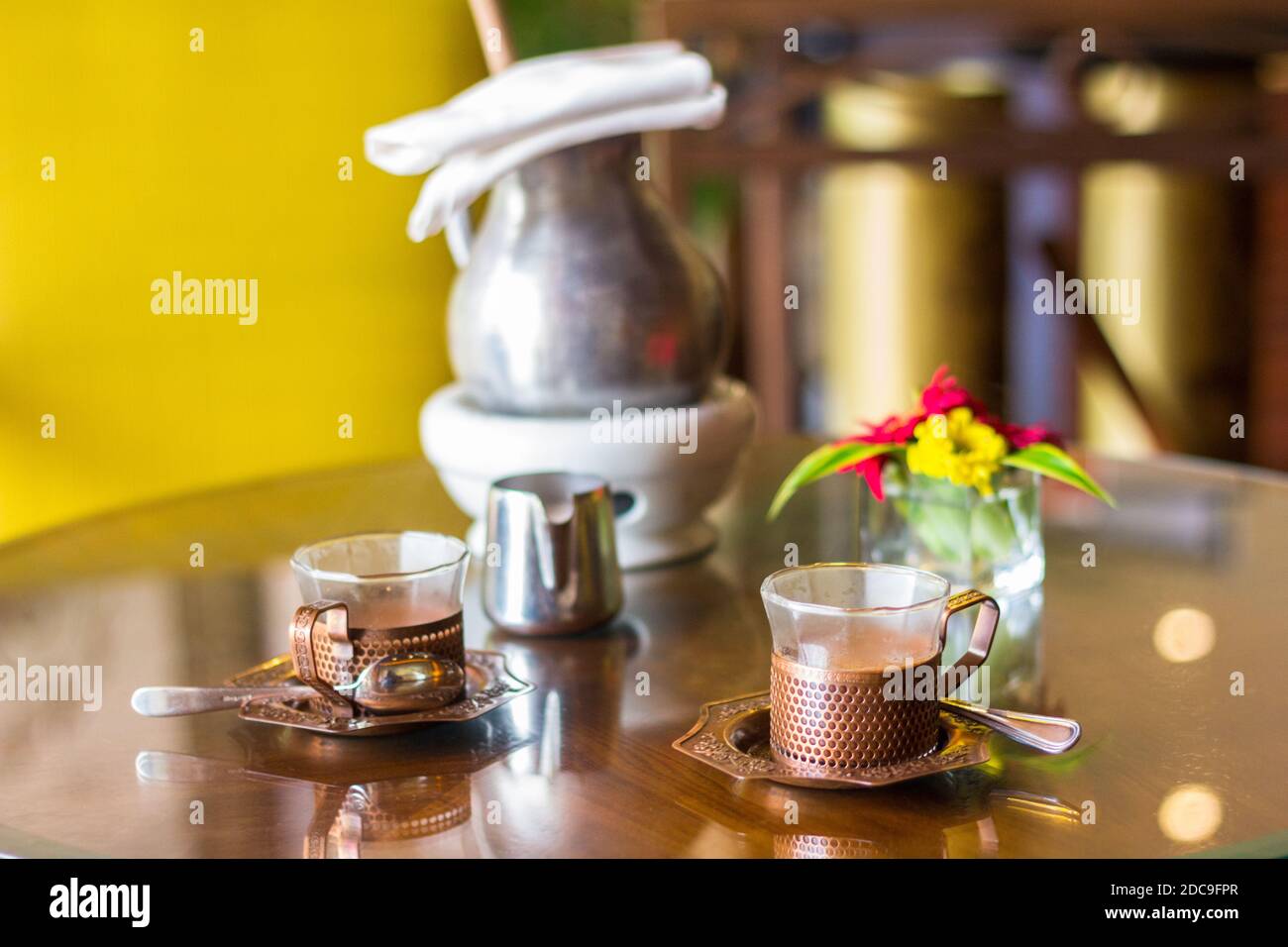 Lokales heißes Schokoladengetränk in einem Hotelrestaurant in Cebu City, Philippinen Stockfoto