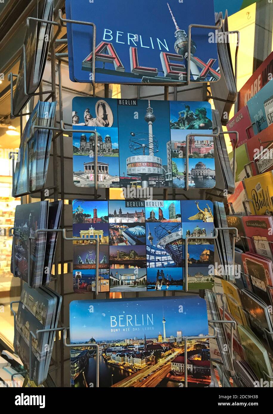 Touristische Souvenir-Fake-Kennzeichen mit Namen deutscher Städte