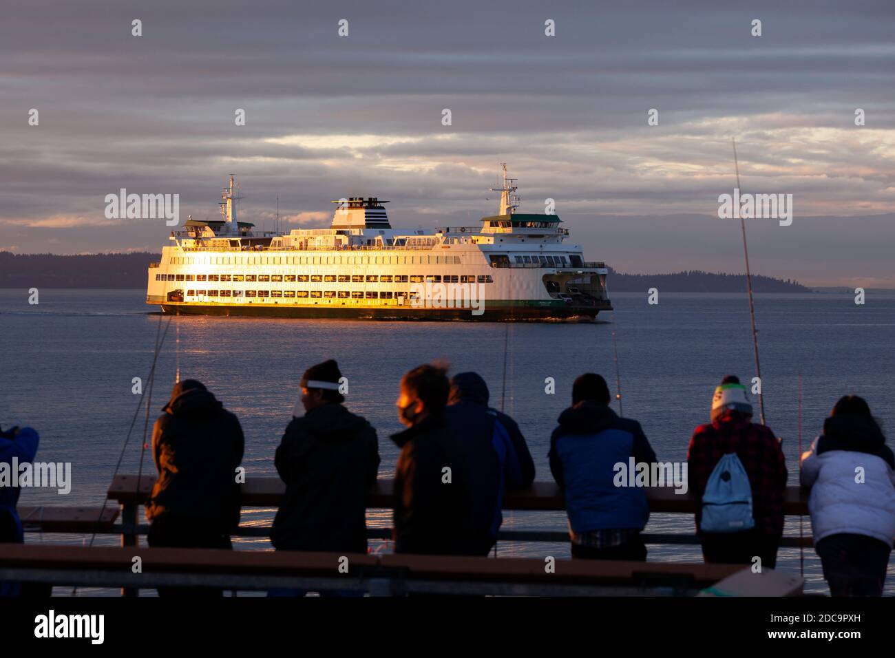 WA17892-00....WASHINGTON - Fähre Puyallup nähert sich Edmonds von Kingston. Die Fährroute überquert den Puget Sound etwa alle 30 Minuten Stockfoto