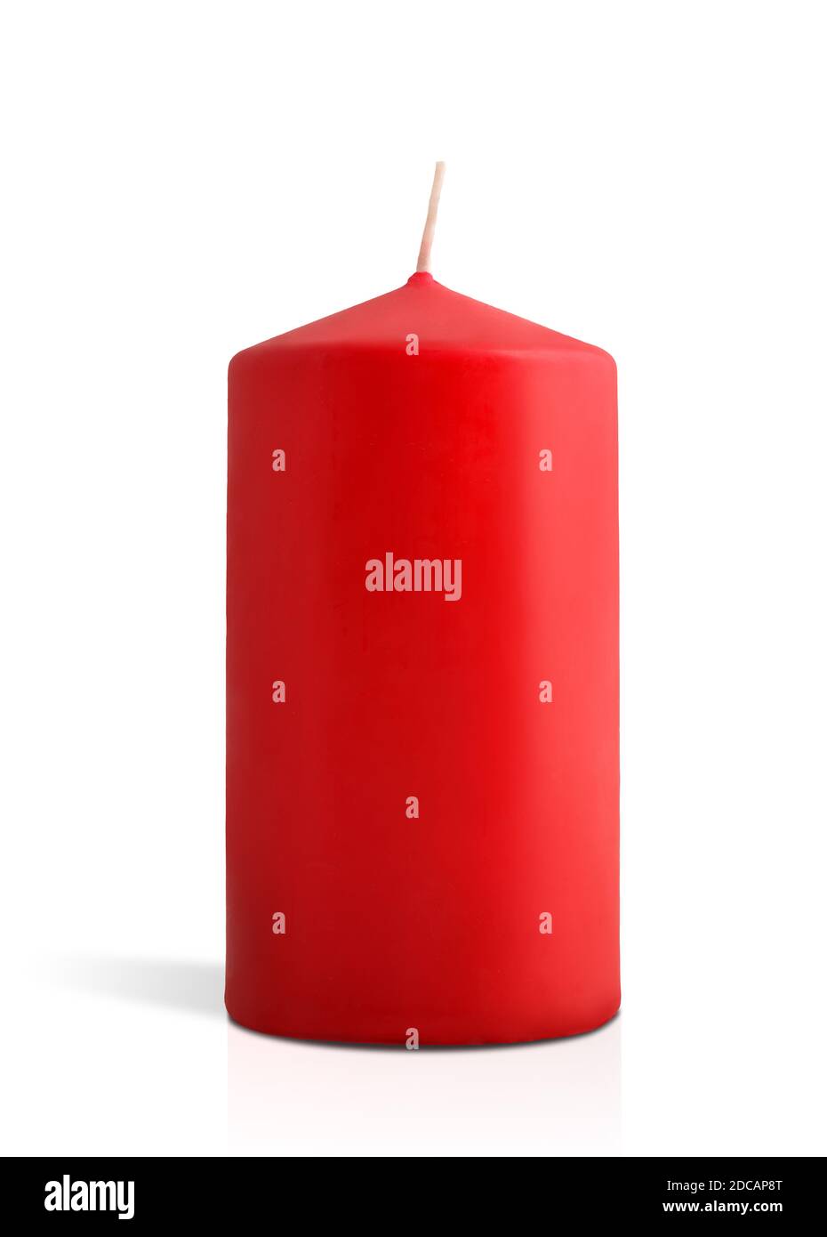 Neue rote Kerze zur Dekoration auf weißem isoliertem Hintergrund Stockfoto