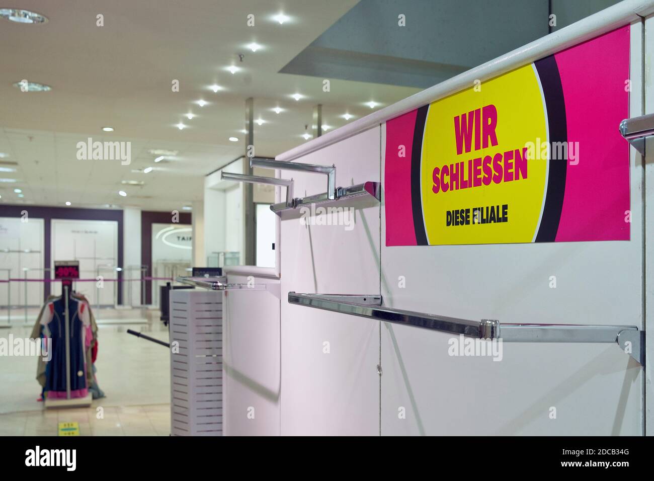 Galeria Kaufhof, leere Regale, Ladenschließung, Deutschland, Nordrhein-Westfalen, Ruhrgebiet, Witten Stockfoto