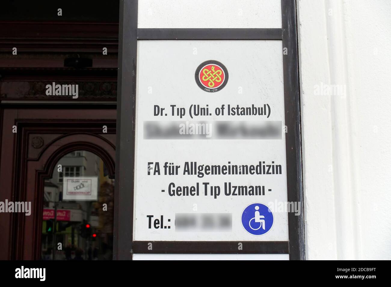 Türkischer Hausarzt, Universität Istanbul, Berlin Stockfoto