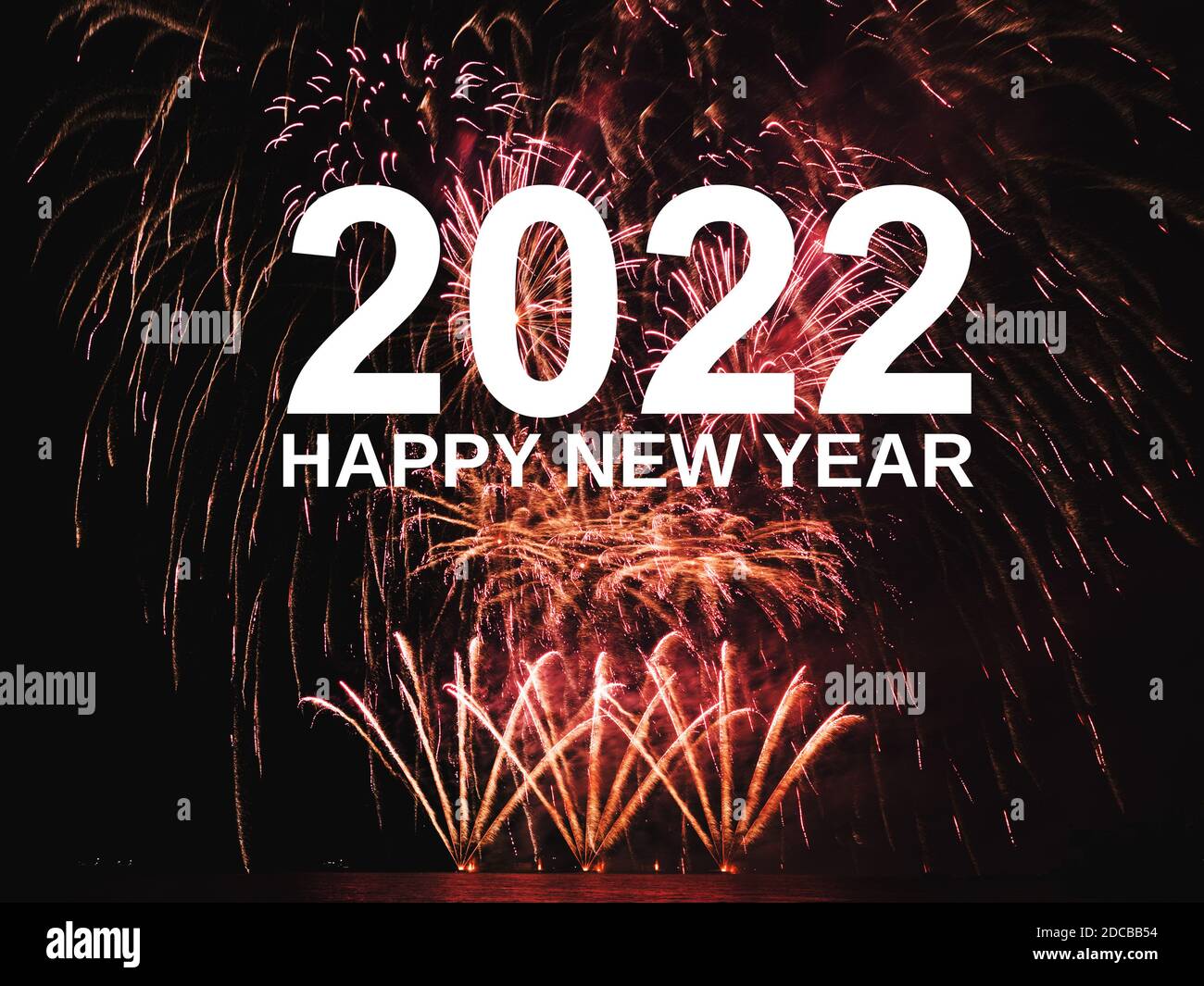 Frohes neues Jahr 2022 mit Feuerwerk im Hintergrund. Feier Neues Jahr 2022 Stockfoto