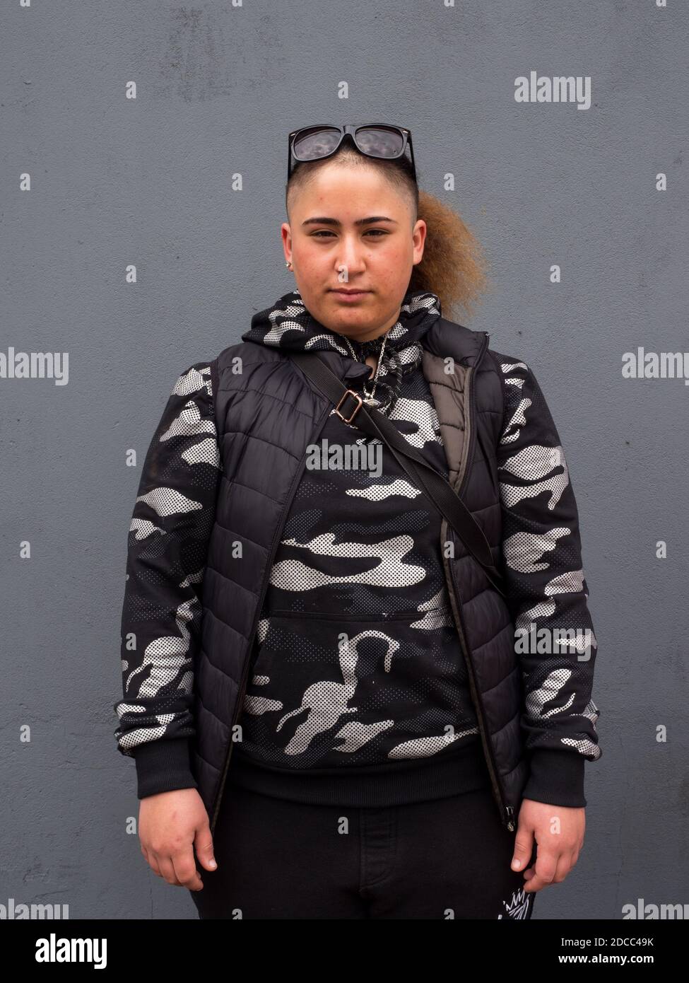 Die 19-jährige Fatma türkischer Abstammung ist Arbeitsunterstützerin und Studentin, die am City of Islington College Gesundheits- und Sozialwesen studiert. Holloway, London. Stockfoto