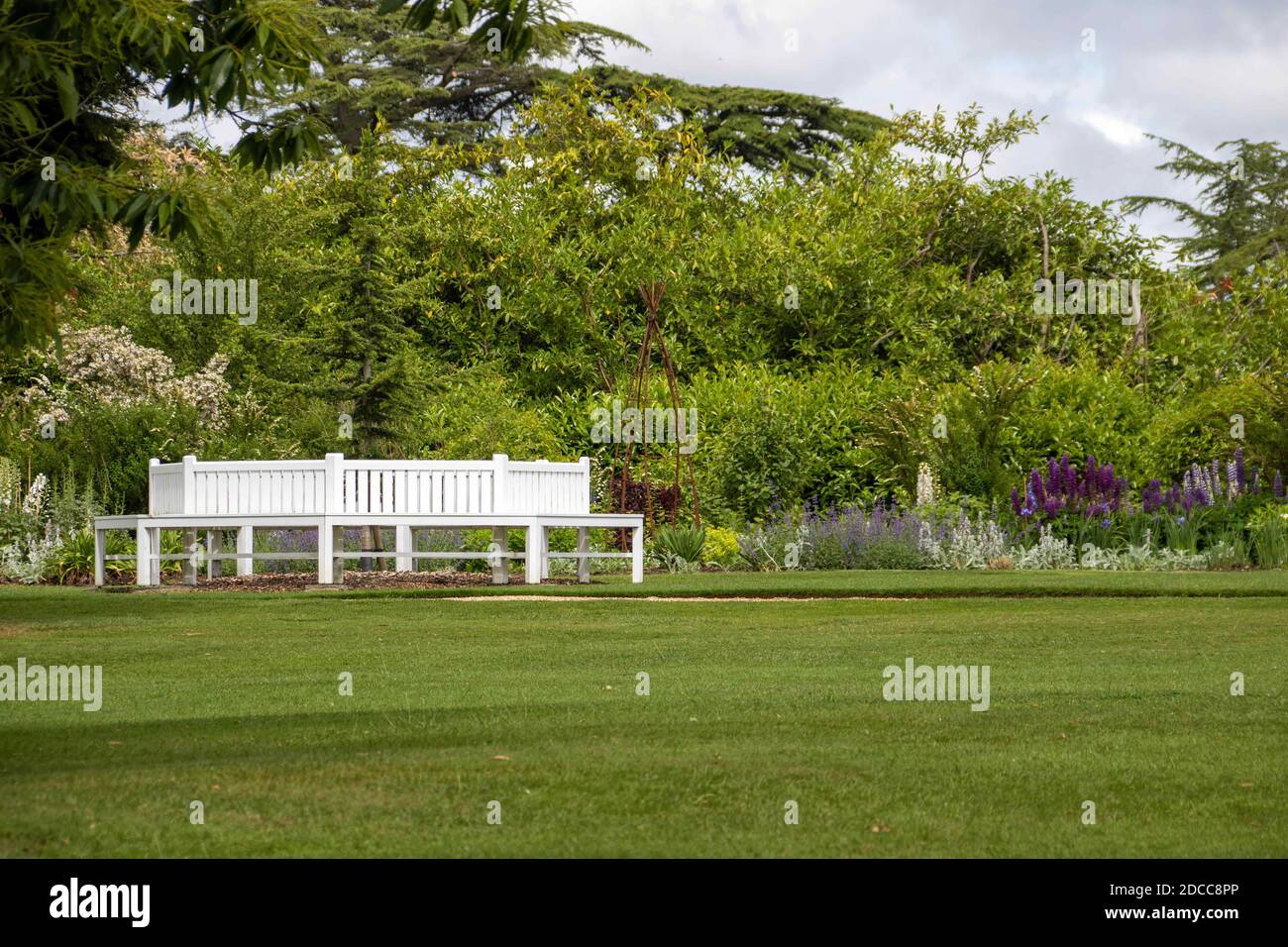 Ein wunderschöner englischer Landgarten Stockfoto