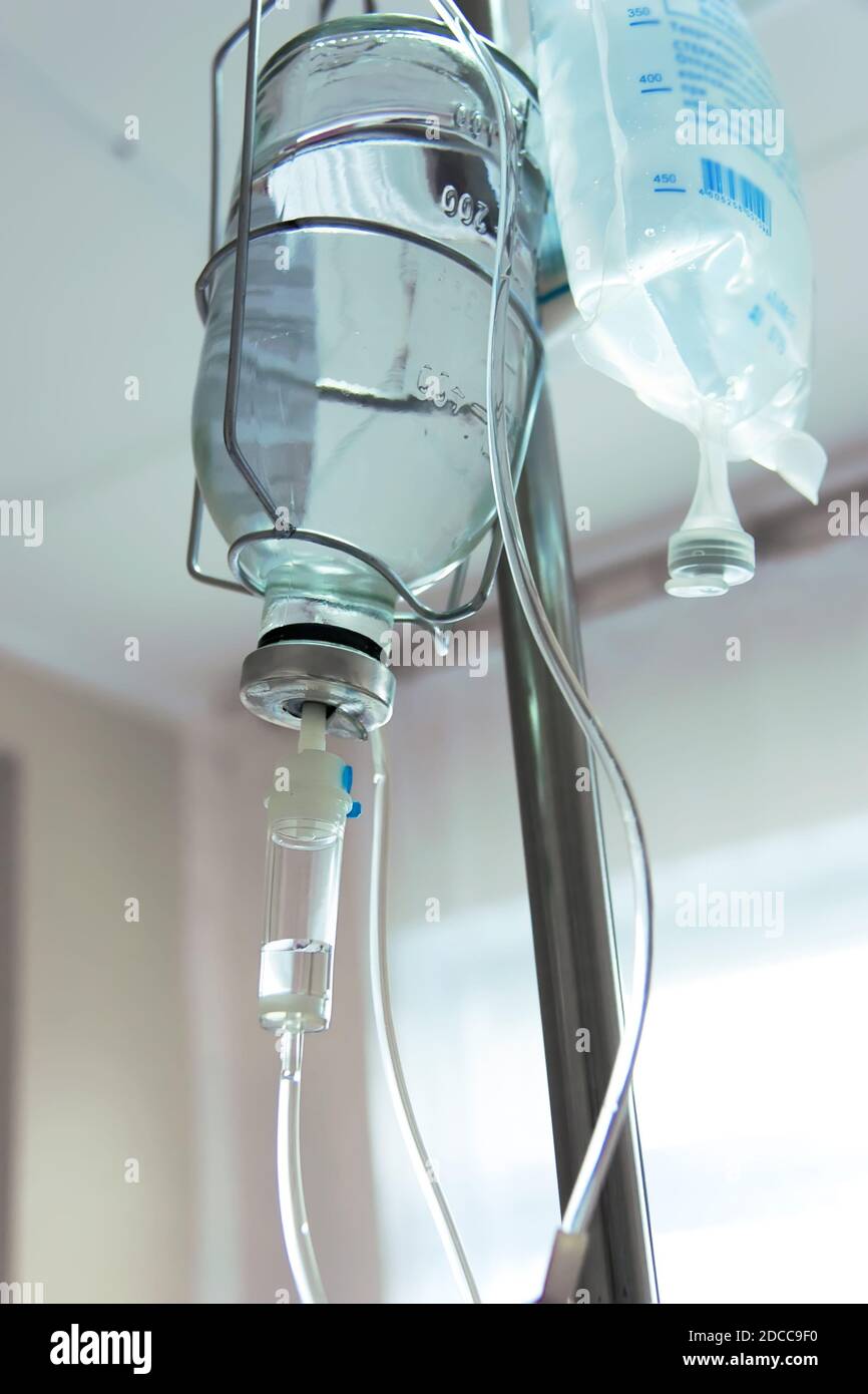 Infusionsset für intravenöse Therapie. Infusionstherapiesystem Stockfoto
