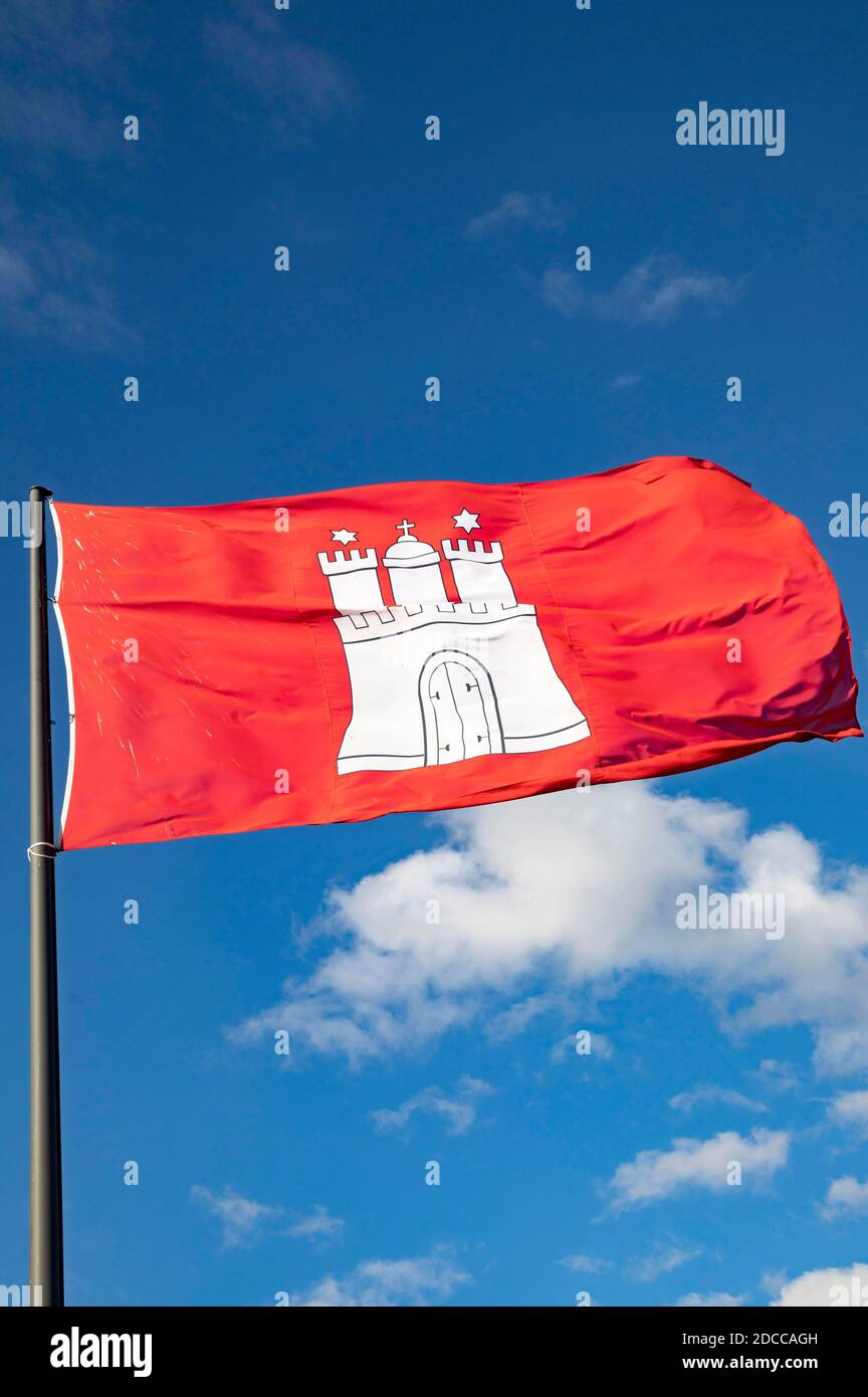 Koblenz, Deutschland. November 2020. Flagge des Landes Hamburg mit Staatswappen. Koblenz, 17. November 2020 Quelle: dpa/Alamy Live News Stockfoto