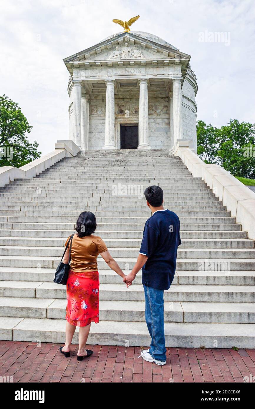 Vicksburg Mississippi National Military Park, Schlachtfeld des Bürgerkriegs Illinois Memorial, Mann Frau weibliches Paar Look, Stockfoto