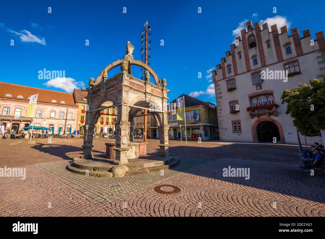 Hammelburg, Deutschland - 12. September 2019: Das Zentrum der deutschen Stadt Hammelburg an einem sonnigen Septembertag. Es liegt in Bayern. Stockfoto