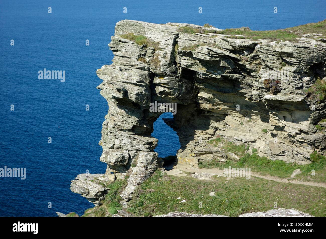 Ladies Window Natural Arch (Geological Feature), Nr Foot Cove, North Cornwall, England, Großbritannien Stockfoto