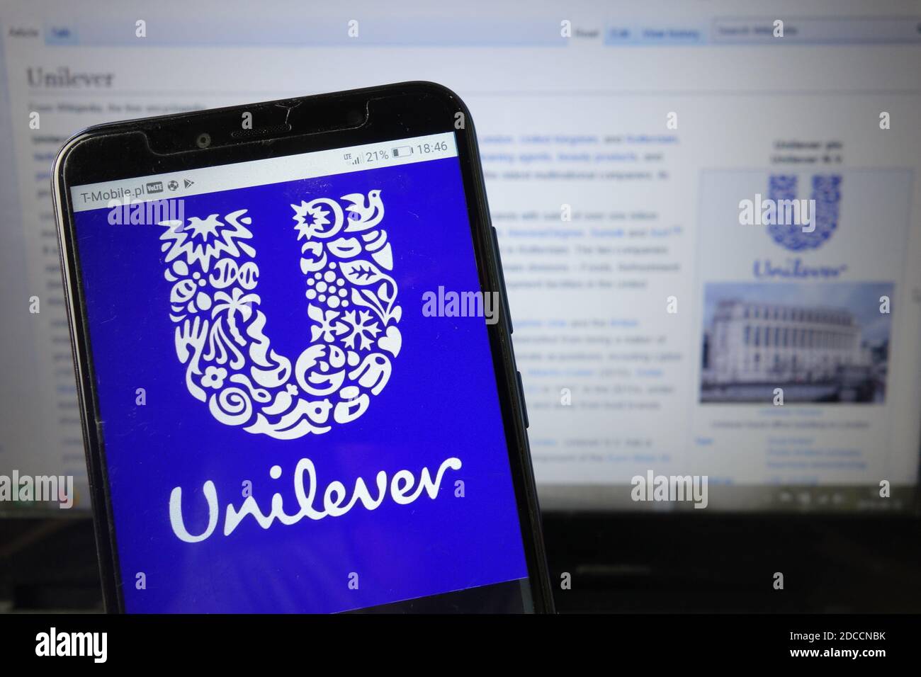 KONSKIE, POLEN - 18. August 2019: Firmenlogo von Unilever wird auf dem Mobiltelefon angezeigt Stockfoto