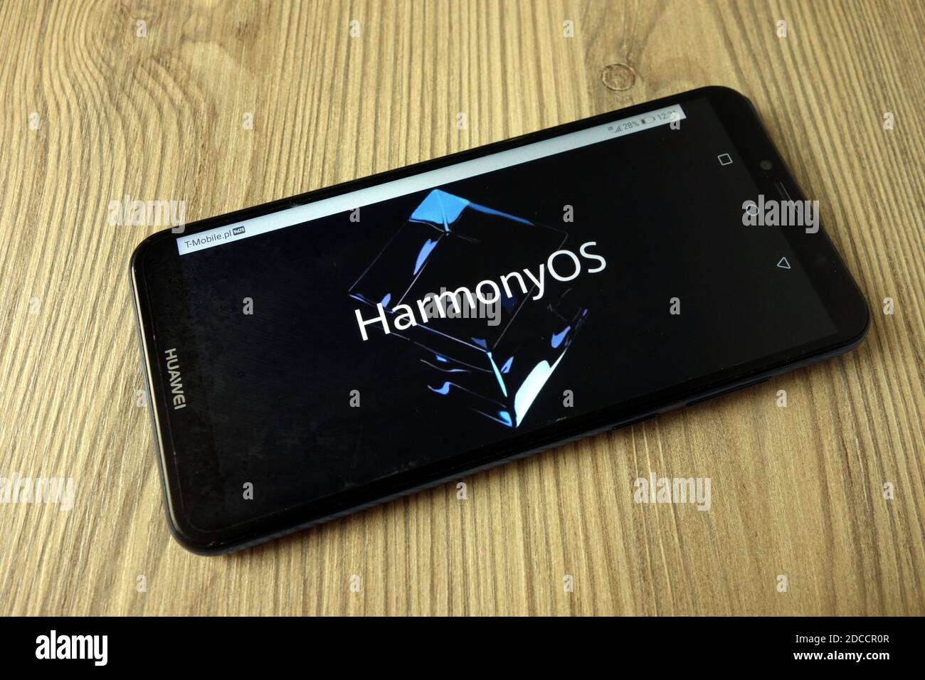 KONSKIE, POLEN - 11. November 2019: Logo des Betriebssystems Harmony OS auf dem Huawei-Mobiltelefon Stockfoto