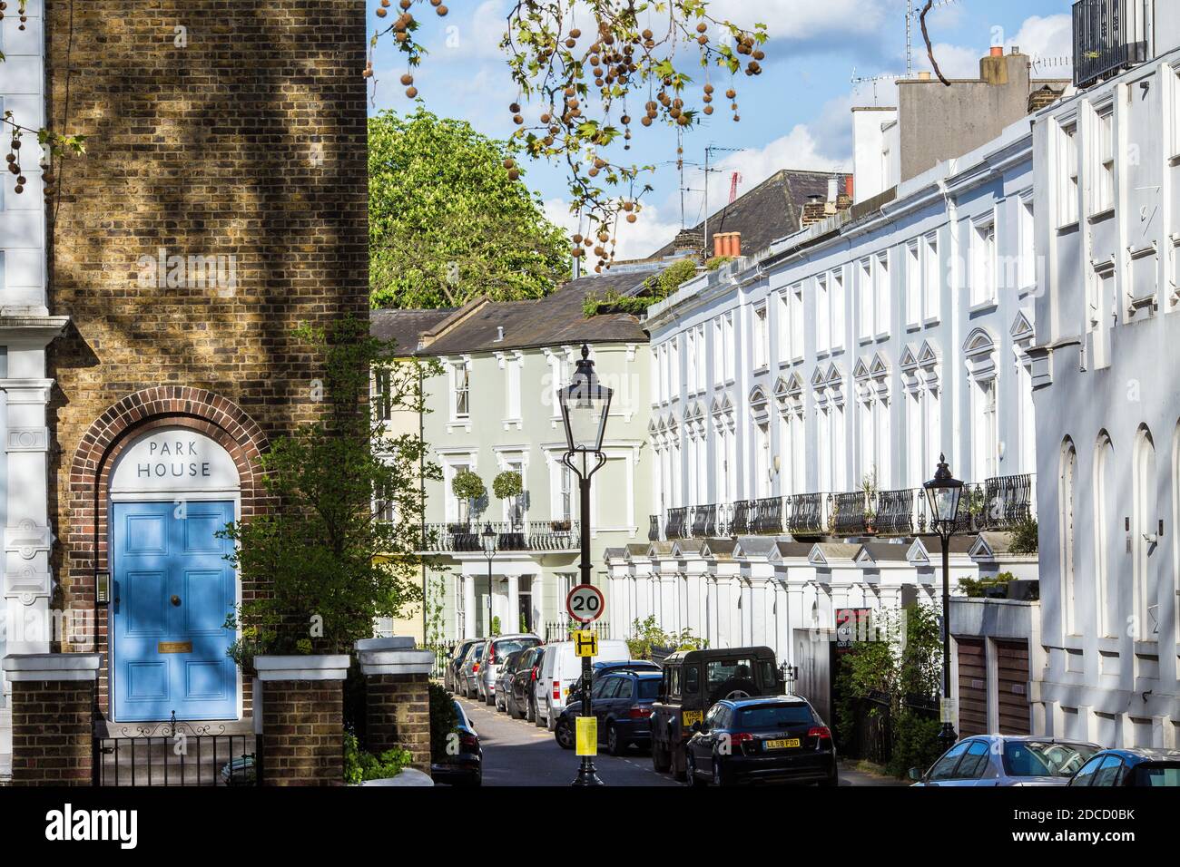 Reihenhäuser von Primrose Hill. Primrose Hill ist eines der teuersten Wohngebiete in London, Großbritannien Stockfoto