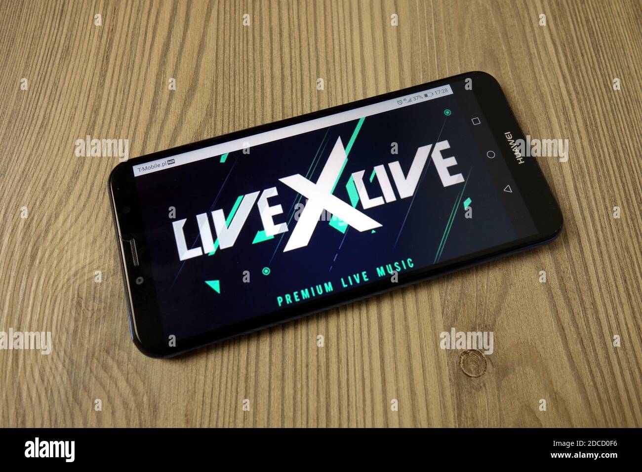 KONSKIE, POLEN - 19. November 2019: LiveXLive Musik Streaming Plattform Logo auf dem Handy angezeigt Stockfoto