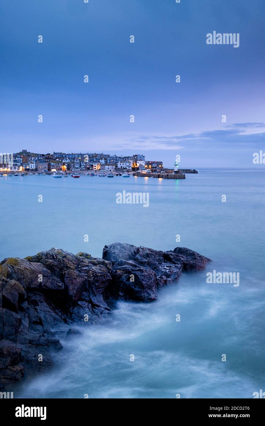 St Ives Harbour, Cornwall, Blue Hour, Cornwall, großbritannien Stockfoto