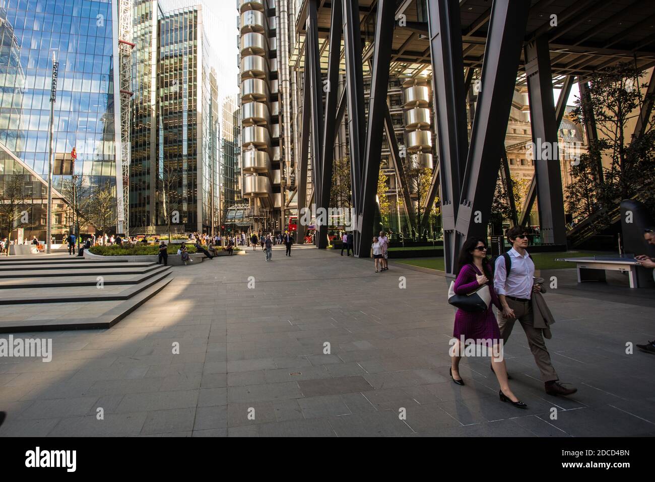 Großbritannien / England /London /City of London / The Leadenhall Building/ Arbeiter gehen zur Arbeit. Stockfoto