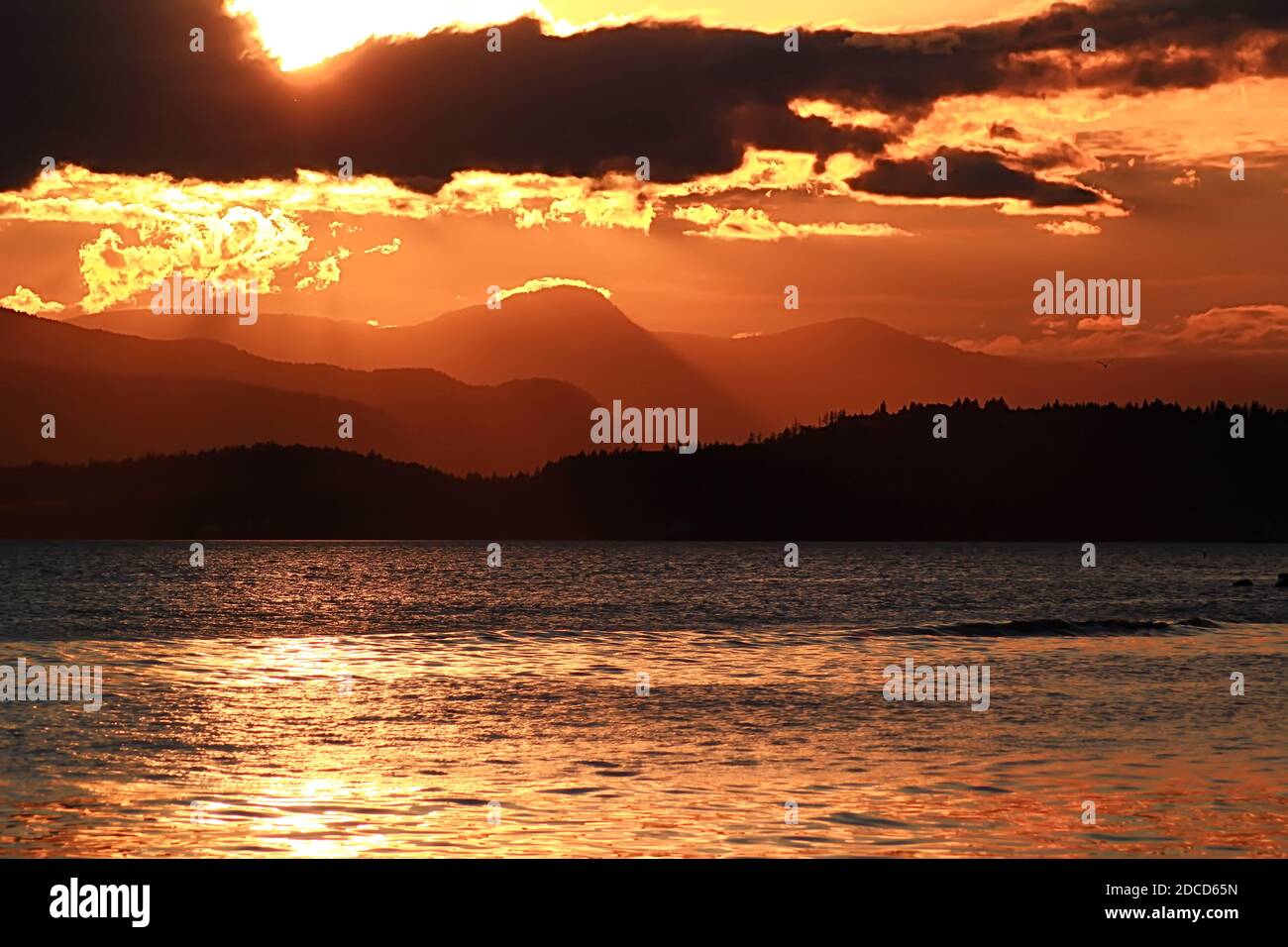 Sonnenuntergang vom English Bay Beach in Vancouver aus gesehen Stockfoto
