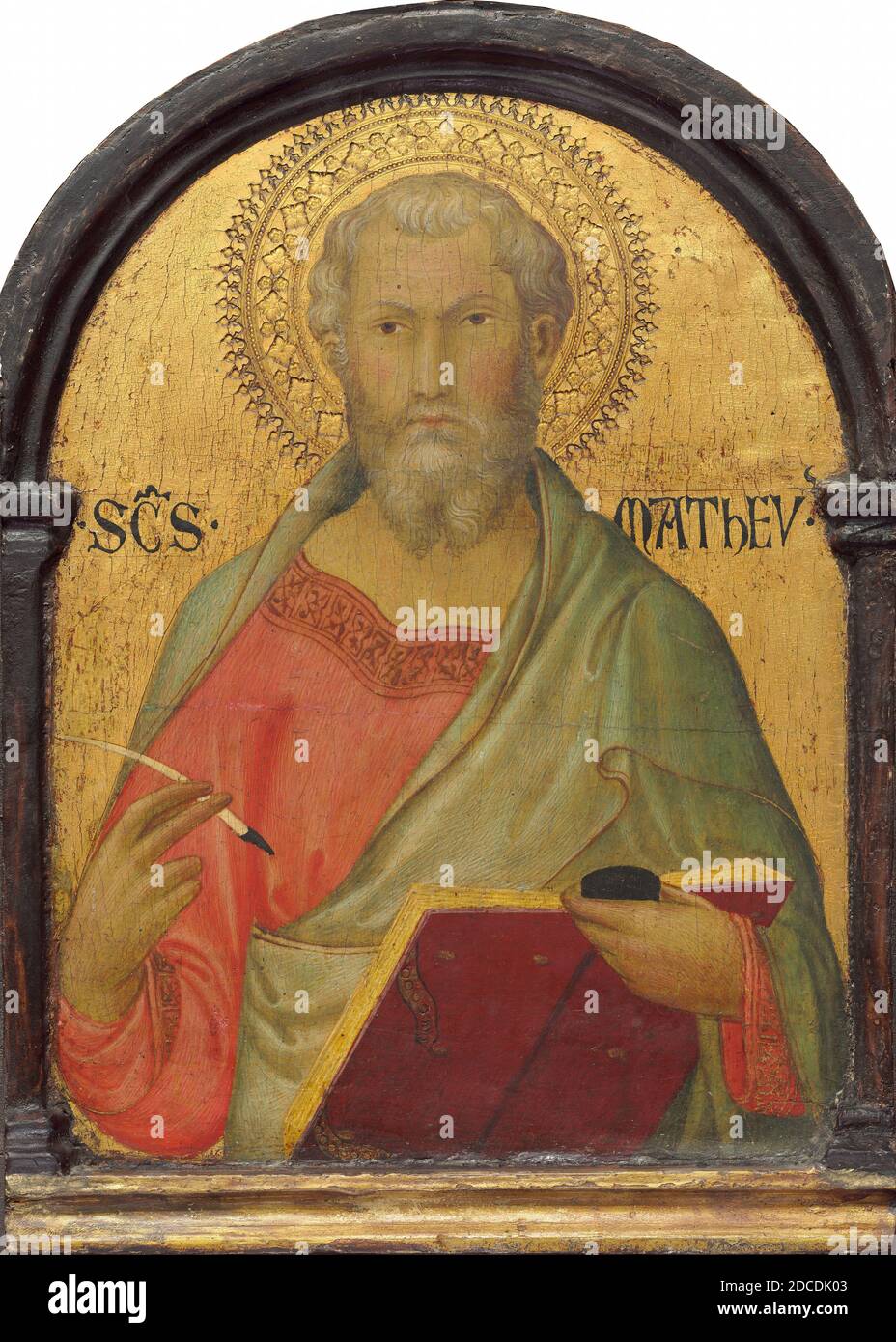 Simone Martini, (Maler), Sienese, aktiv ab 1315; gestorben 1344, St. Matthew, c. 1315/1320, Tempera auf Platte, bemalte Oberfläche: 26.4 x 19.6 cm (10 3/8 x 7 11/16 Zoll), insgesamt: 30.8 x 23.2 cm (12 1/8 x 9 1/8 Zoll), gerahmt: 44.4 x 60 cm (17 1/2 x 23 5/8 Zoll Stockfoto