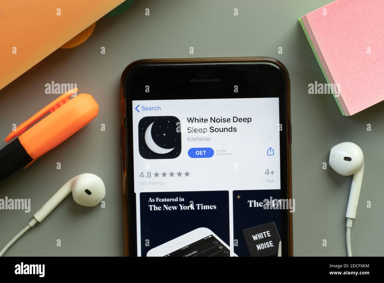 New York, USA - 7. November 2020: White Noise Deep Sleep Sounds App Store Logo auf dem Telefonbildschirm, illustrative Editorial. Stockfoto