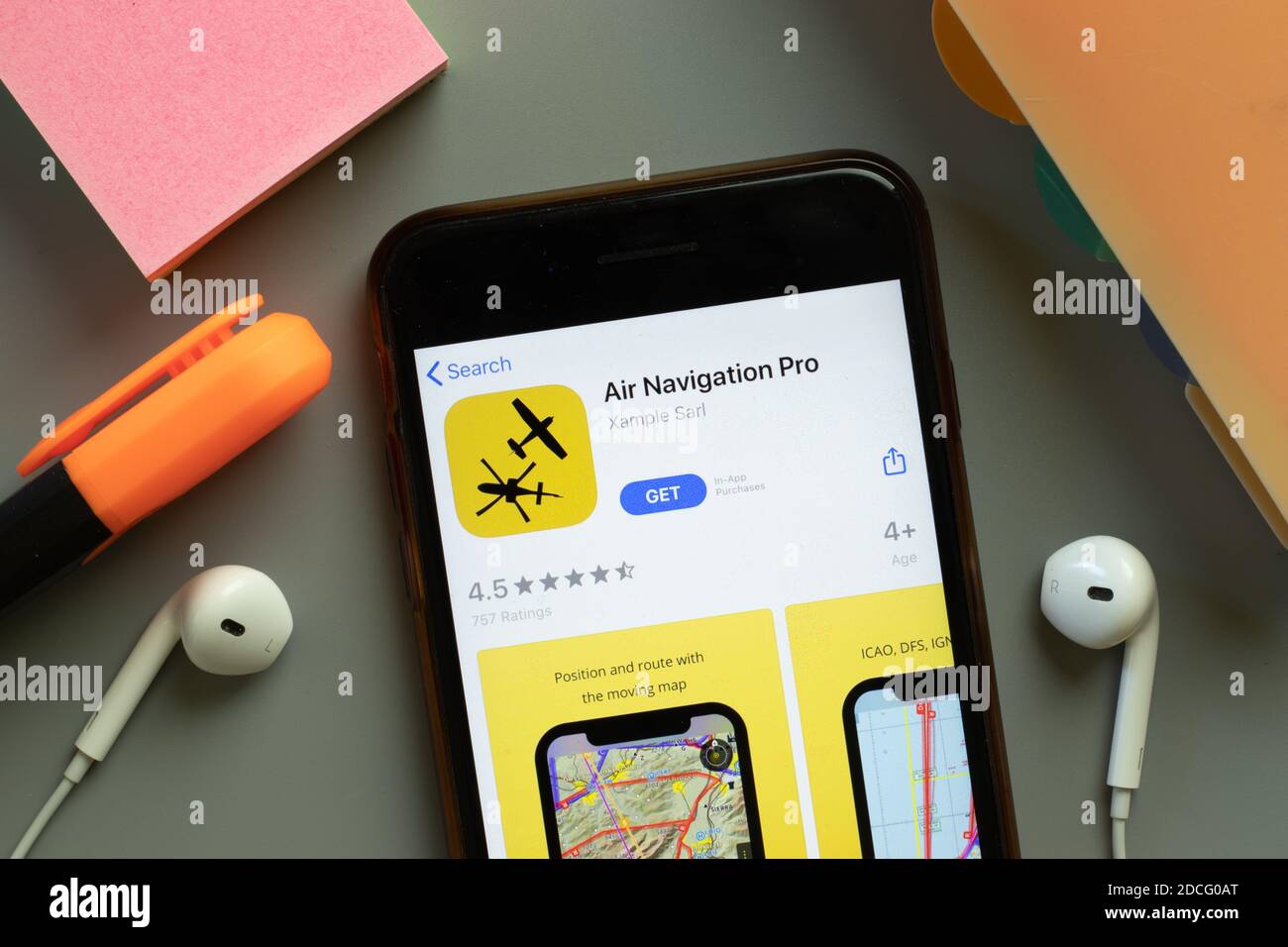 New York, USA - 7. November 2020: Air Navigation Pro App Store Logo auf dem Telefonbildschirm, illustrative Editorial. Stockfoto