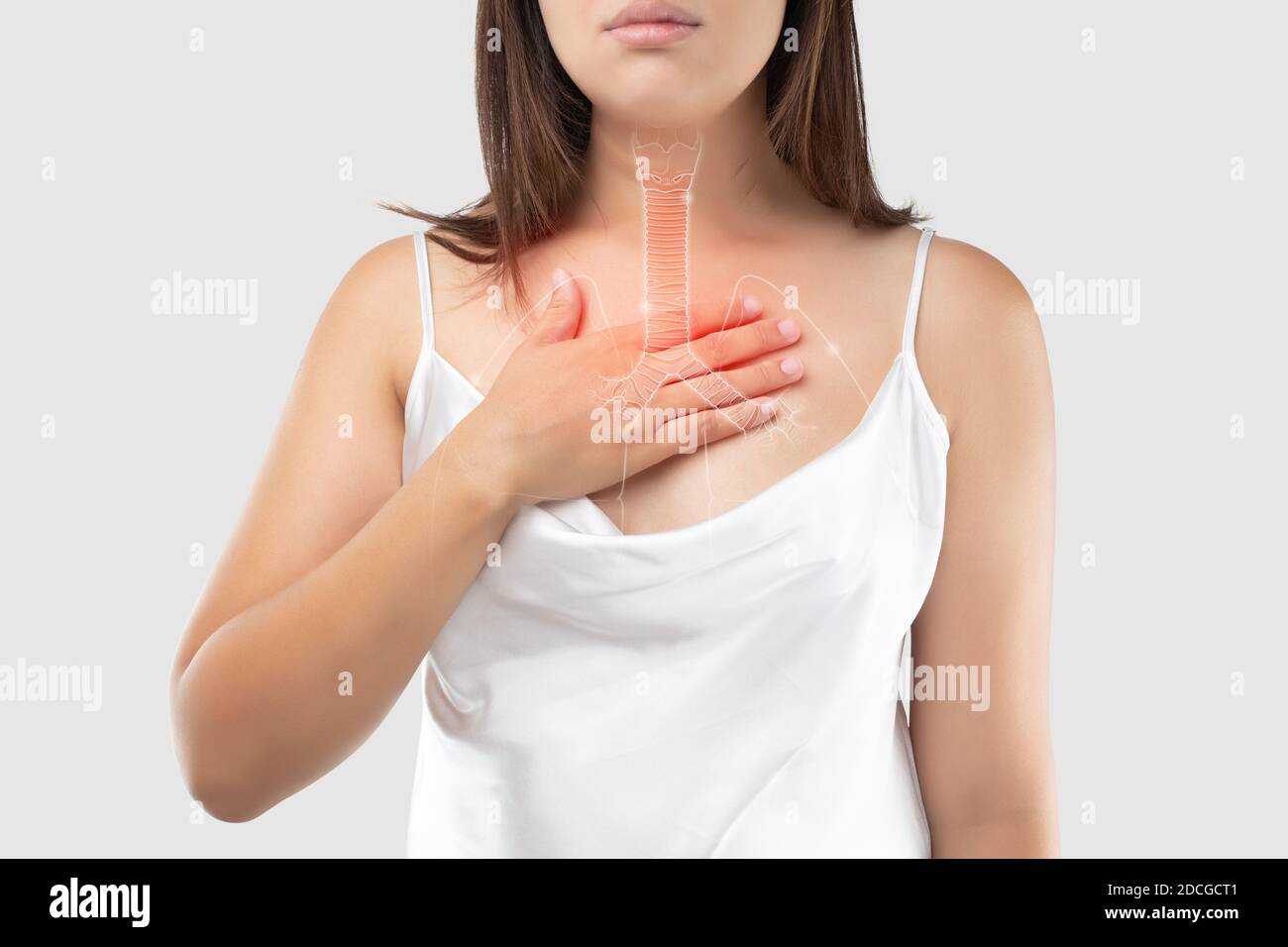 Bronchitis Symptome. Illustration von Bronchien oder Luftröhre am Körper einer Frau, Konzept mit Gesundheitswesen und Medizin. Stockfoto