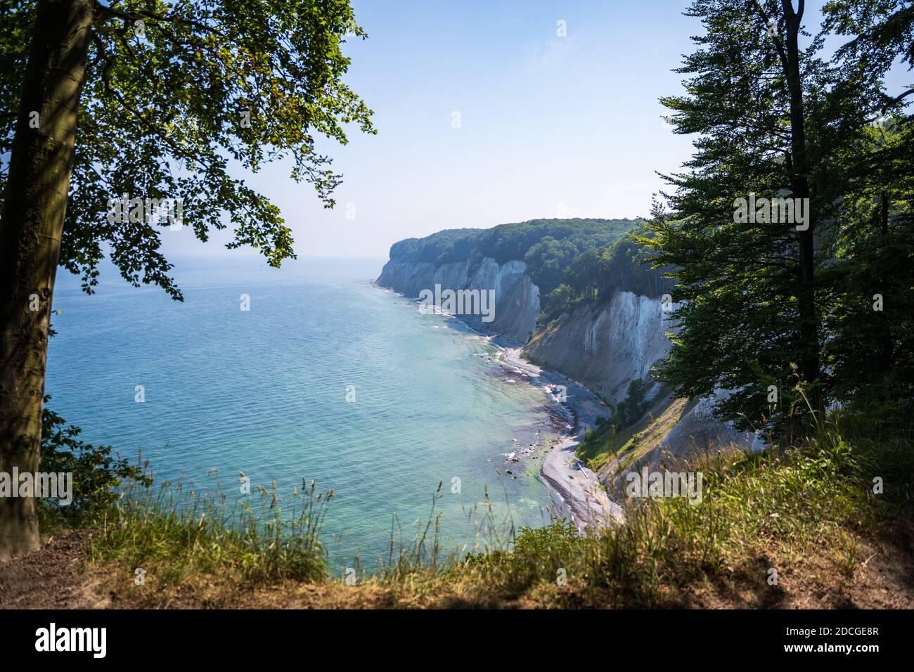 Blick auf den jasmund-Nationalpark mit seiner Kreidefelsenküste Auf der Insel rügen Stockfoto