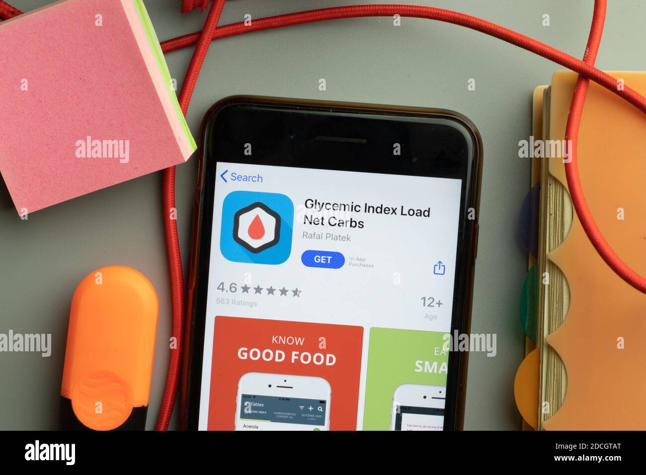 New York, Vereinigte Staaten - 7 November 2020: Glykämischer Index Laden Net Carbs App Store Logo auf dem Handy-Bildschirm, illustrative Editorial. Stockfoto