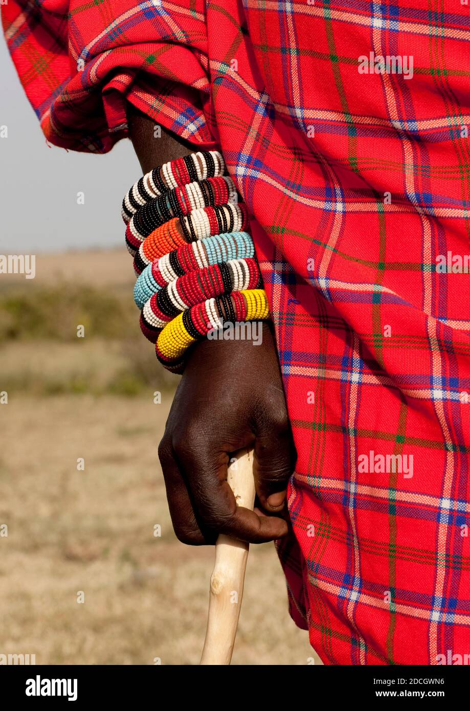 Maasai Mann mit Perlen Halsketten, Rift Valley Province, Maasai Mara, Kenia Stockfoto
