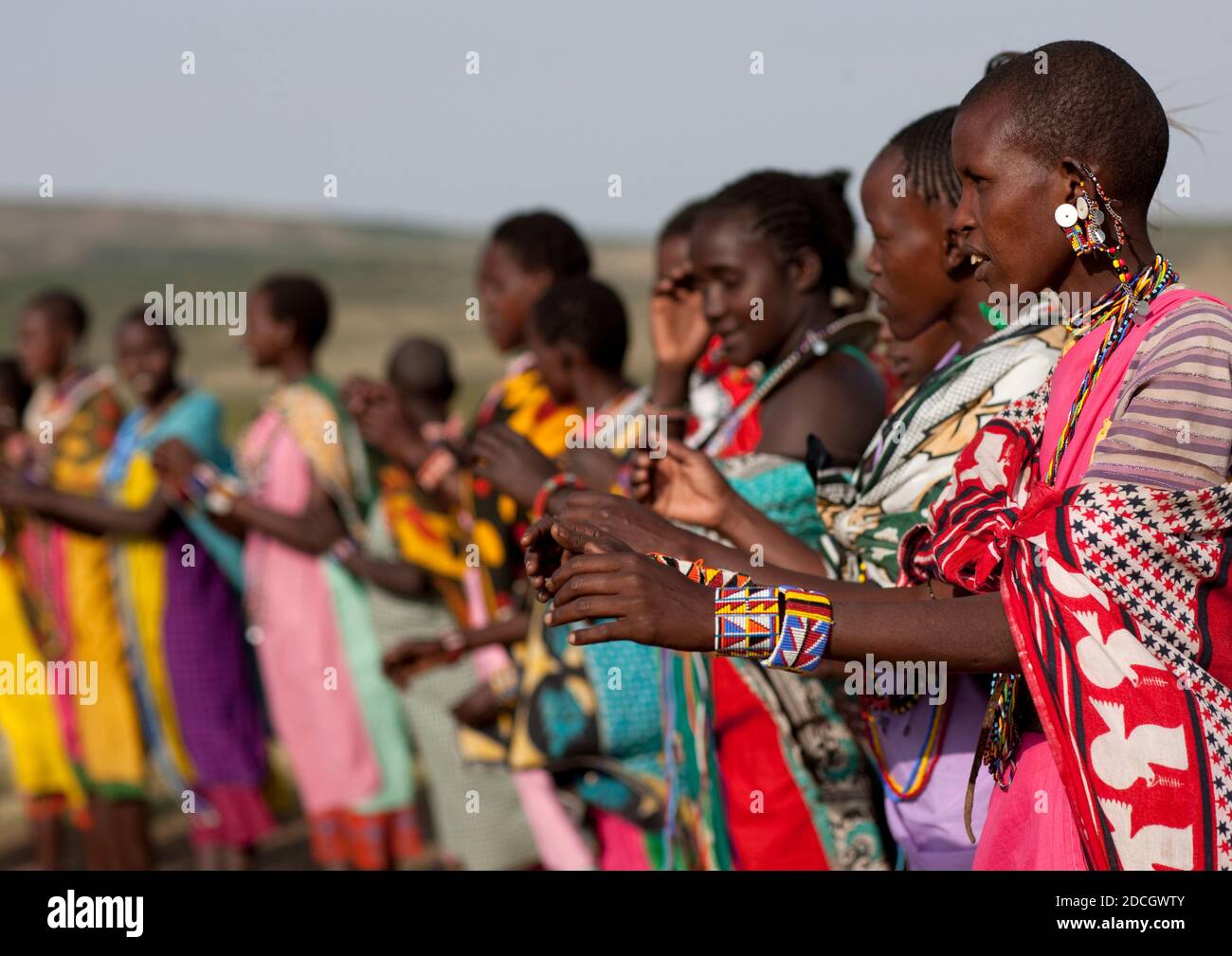 Maasai Frauen klatschen in die Hände, Provinz Rift Valley, Maasai Mara, Kenia Stockfoto